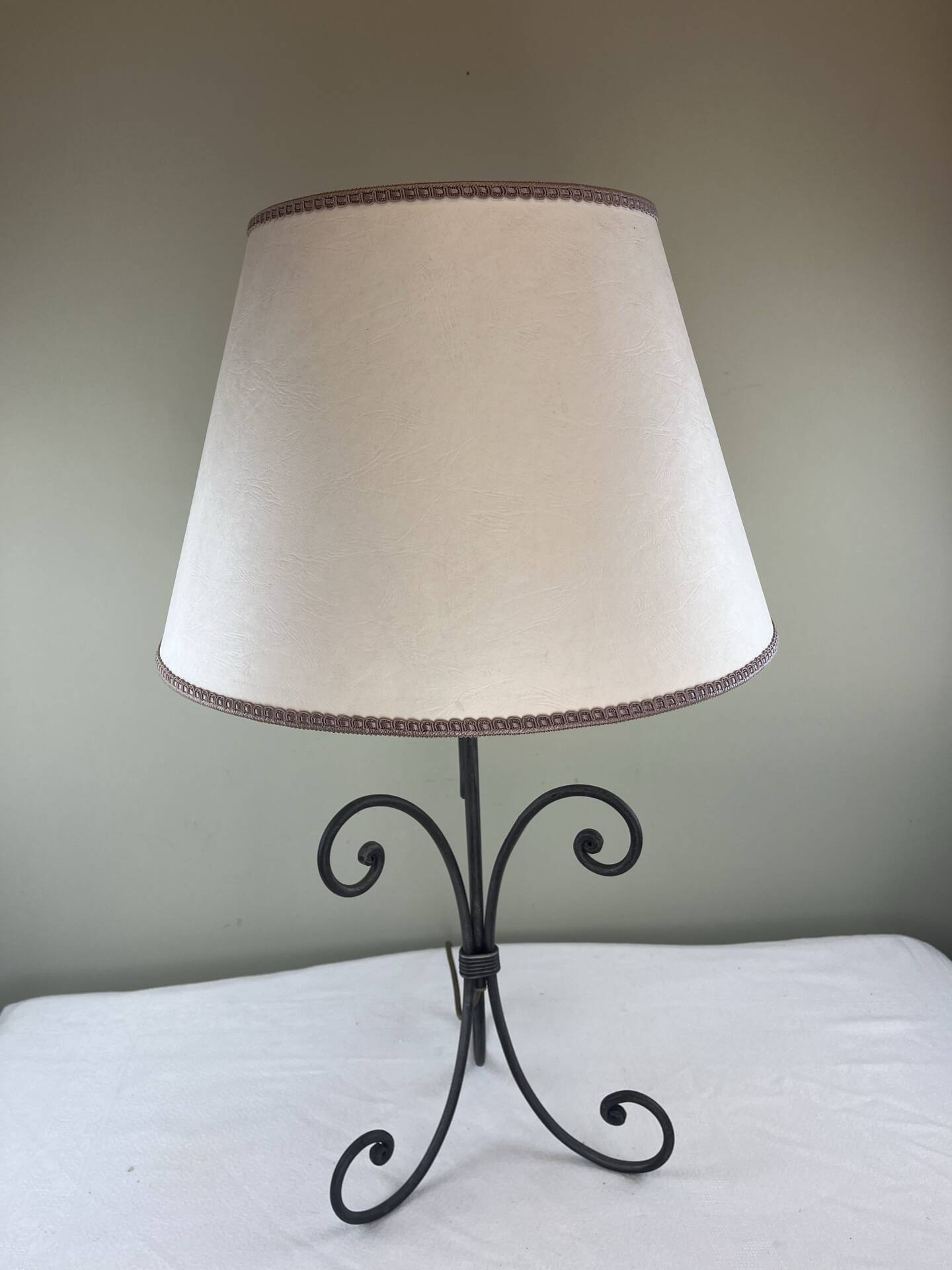 Large ambient lamp