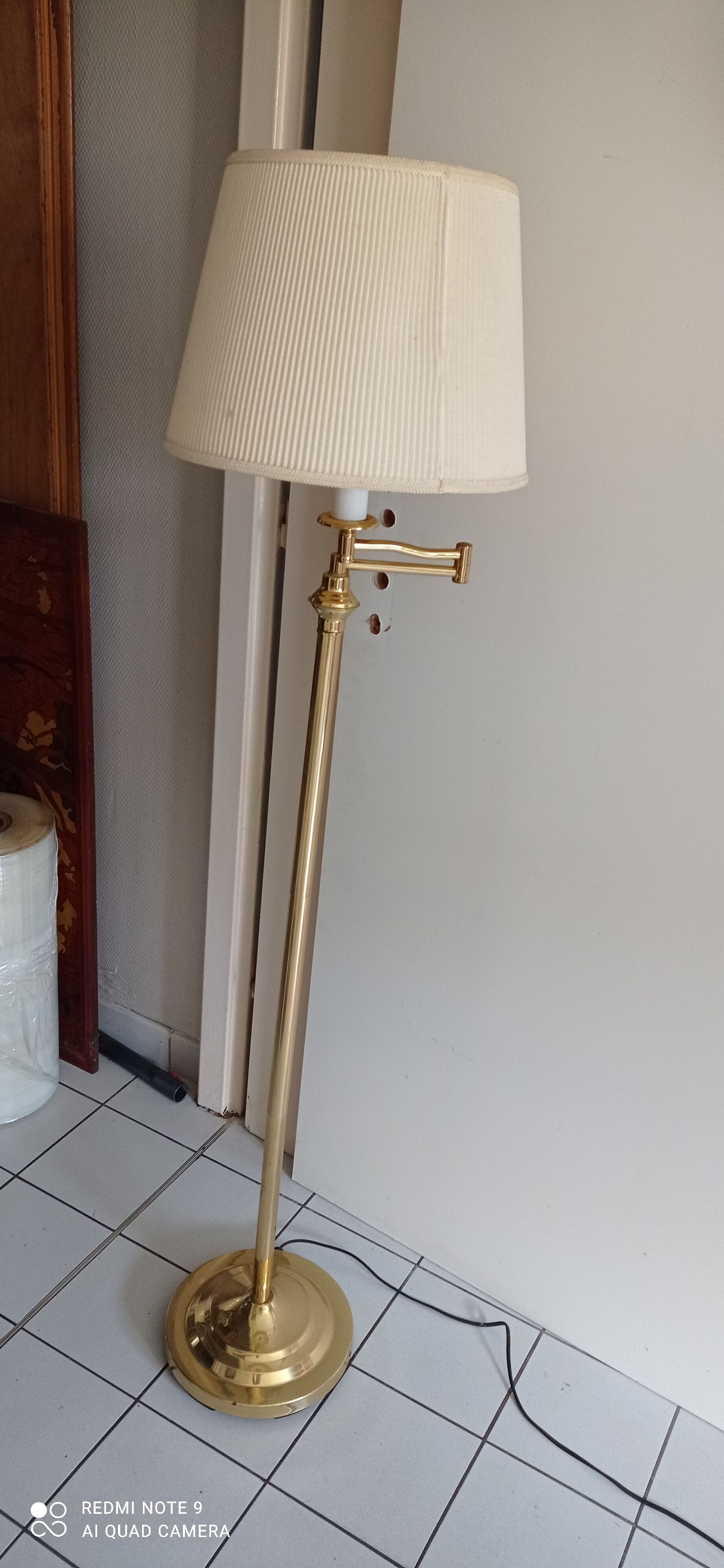 Floor lamp