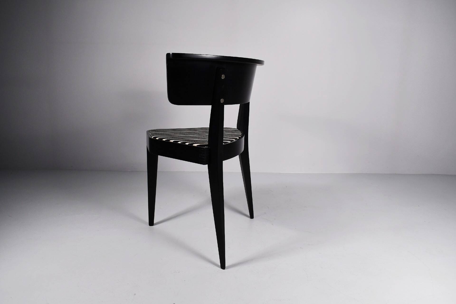 Chaise asymétrique B1 de Stefan Wewerka 1978