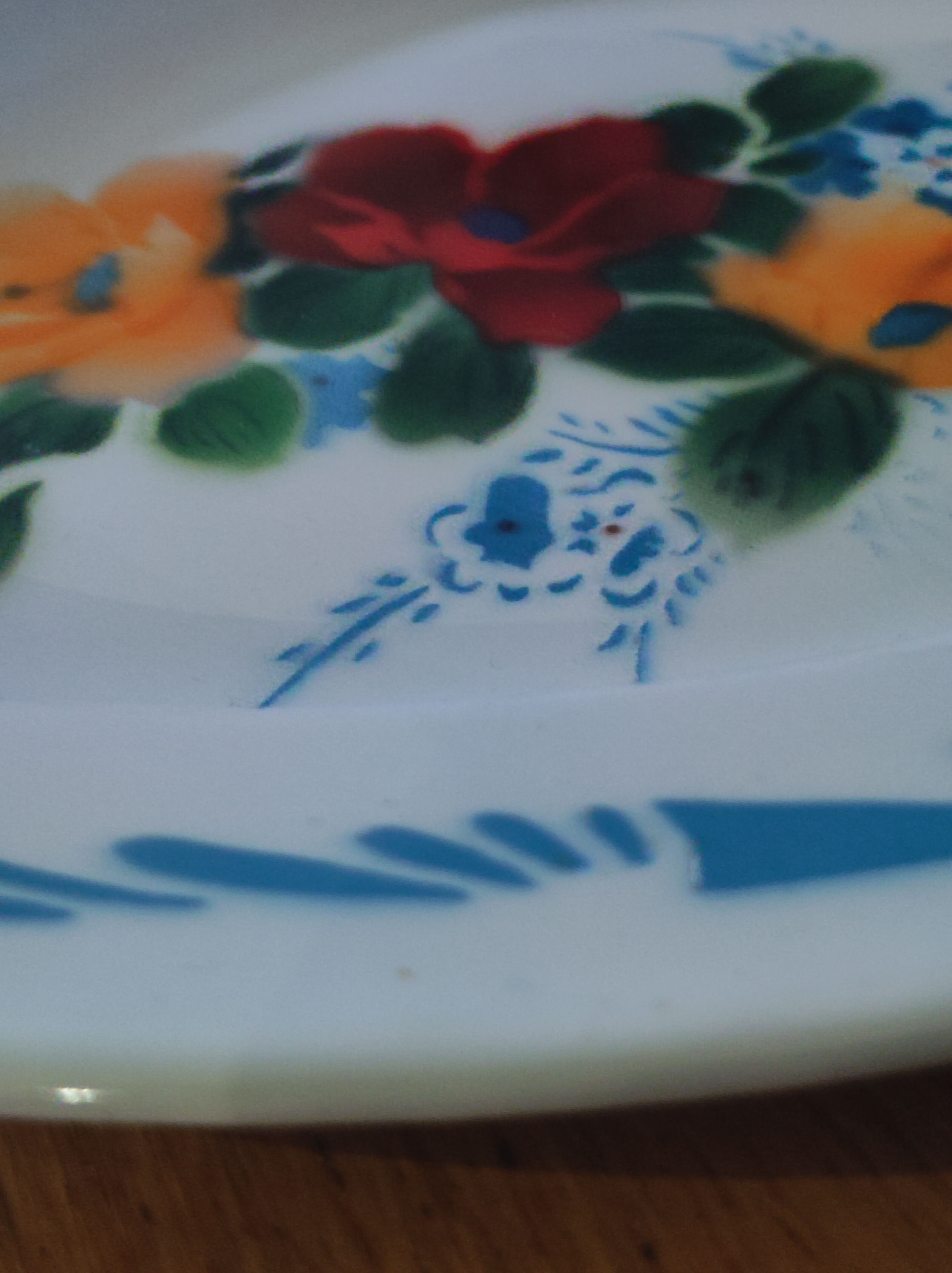 Enamelled metal dish