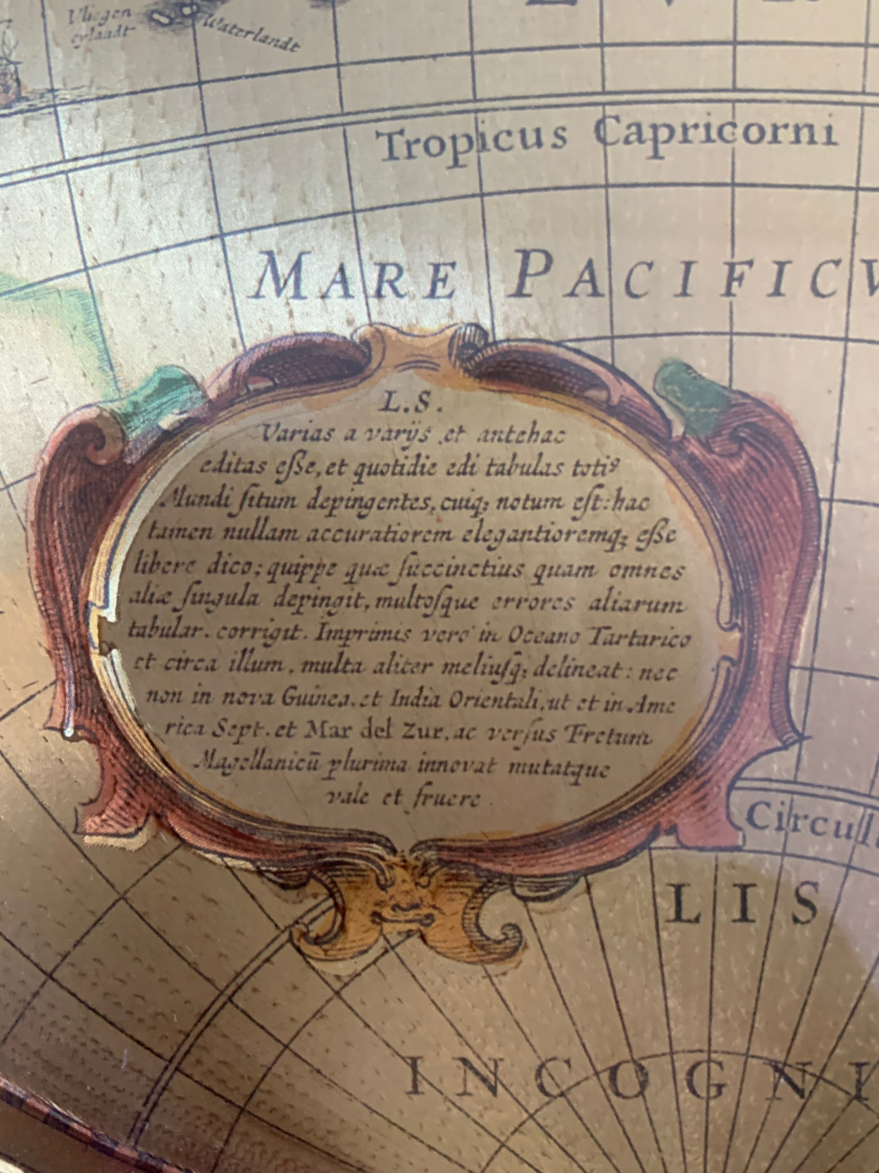 Carte du monde a double hemisphere