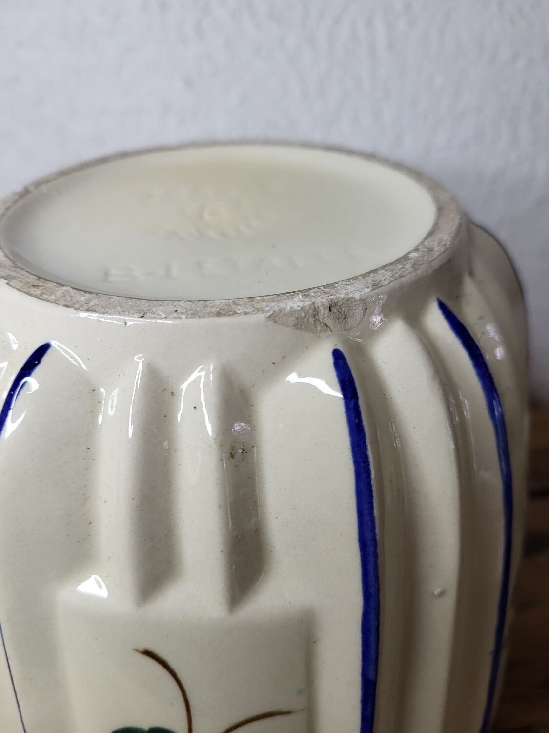 Earthenware pot cover