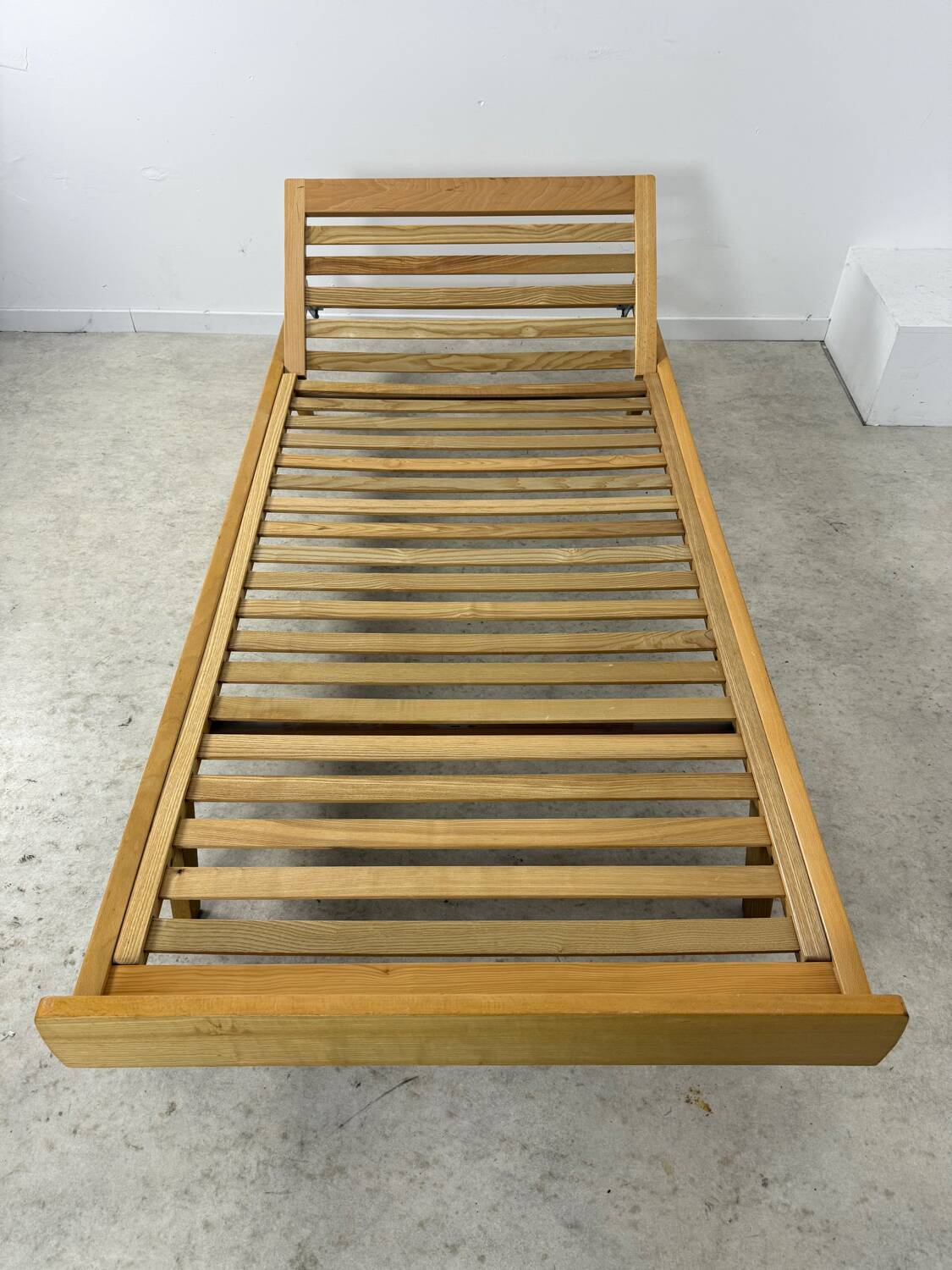 Ancienne banquette Daybed / lit réglable en bois design Holma vintage années 60