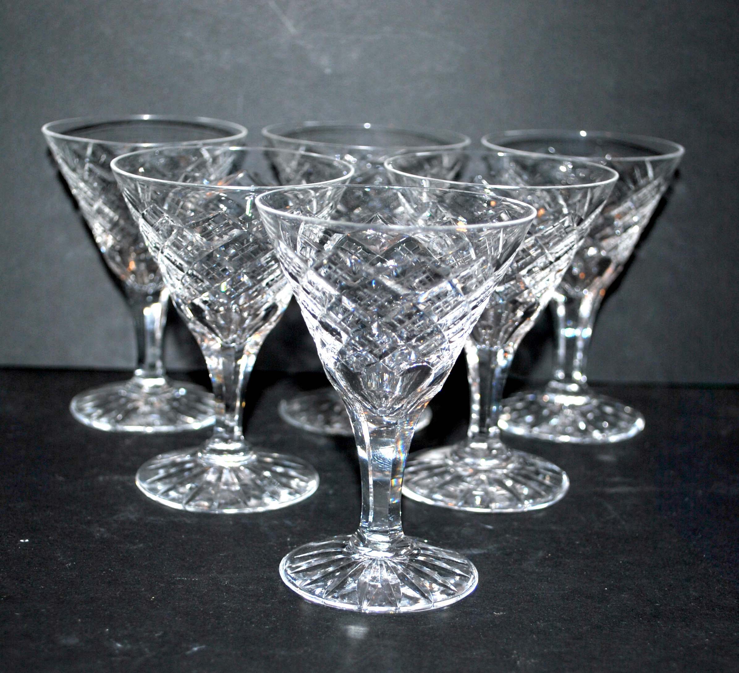Series of 6 glasses with flared head in cut crystal