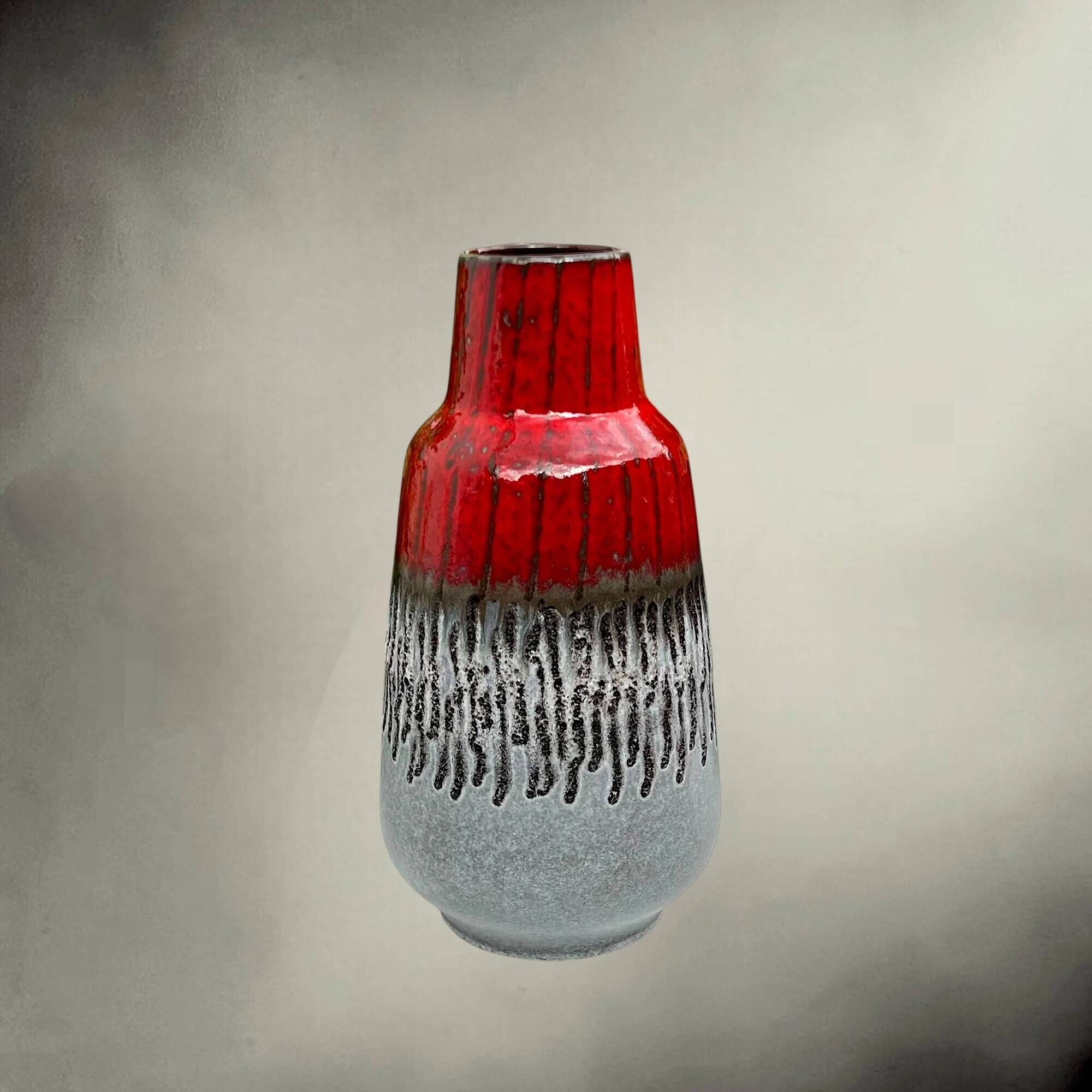 Vase Carstens Tönnieshof 1532-34 in red and grey fat lava ceramic – 1960s