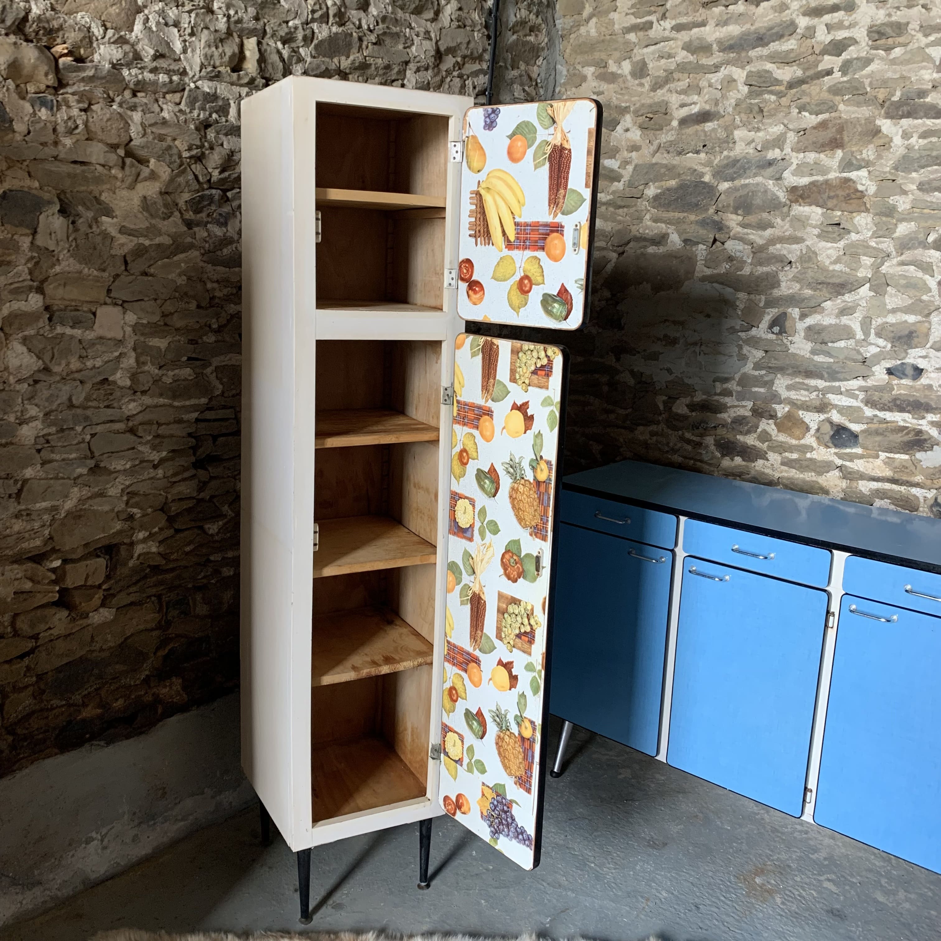 2-door wardrobe