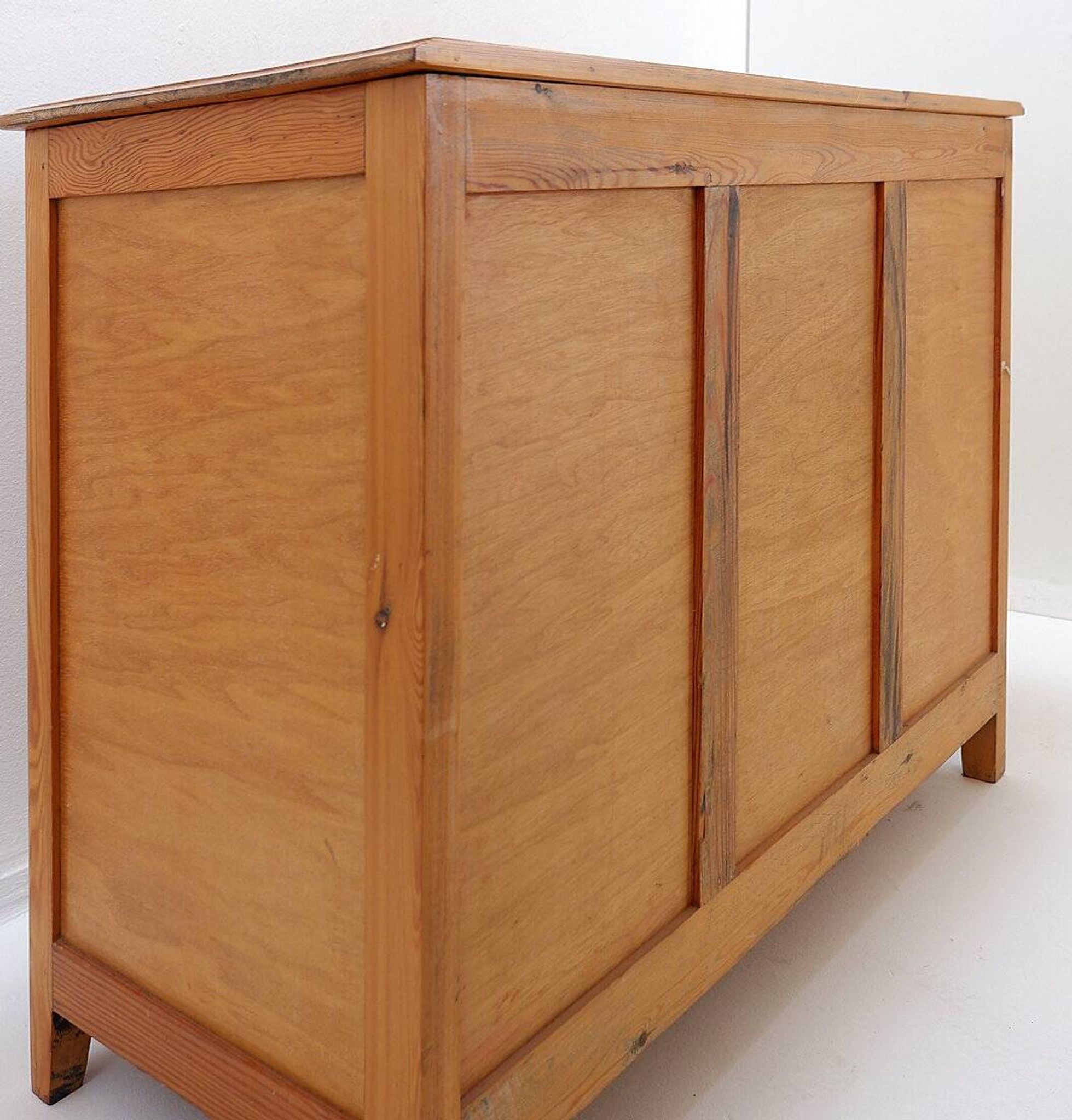 Vintage 5 Drawer Chest of Drawers with brass handles
