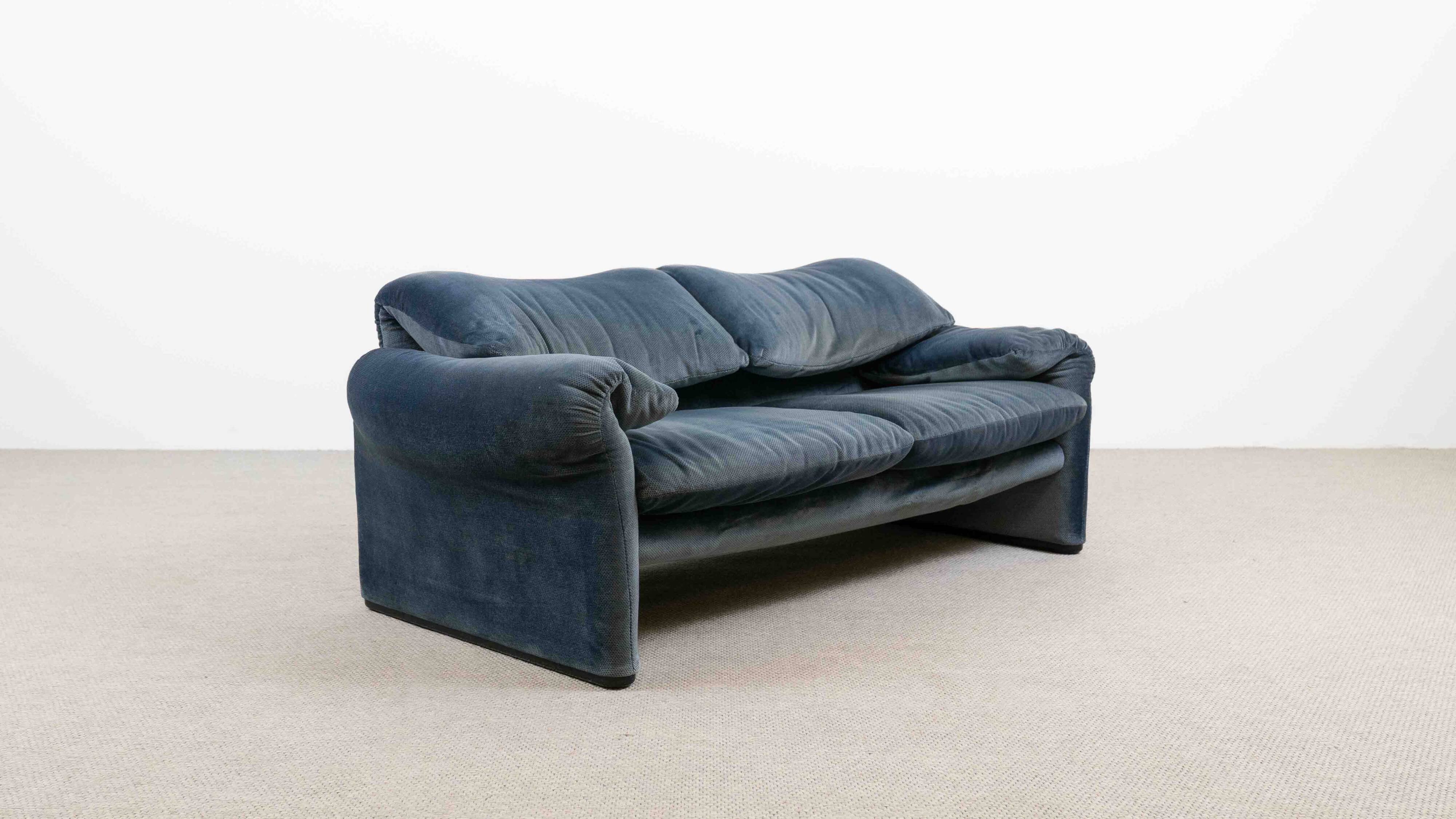 Maralunga Sofa by Vico Magistretti for Cassina, 1980s