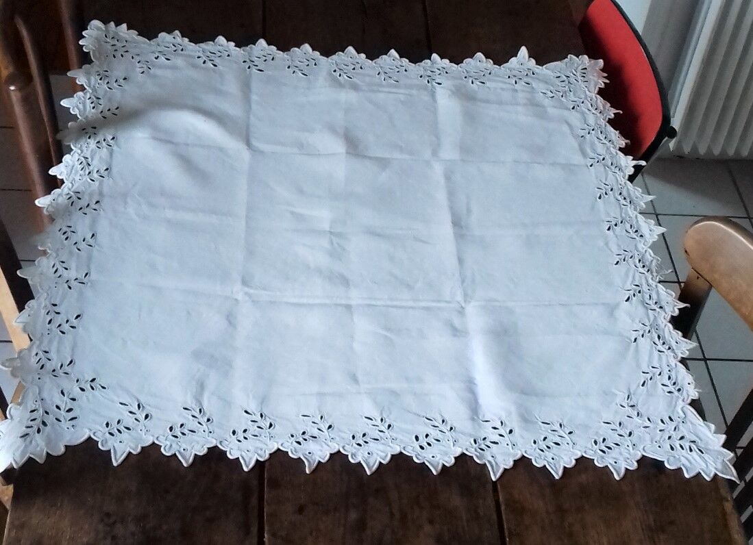 Square tablecloth old white lace Richelieu