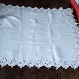 Square tablecloth old white lace Richelieu
