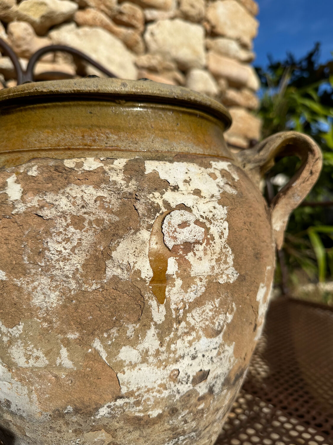 Ancient terracotta pottery jar