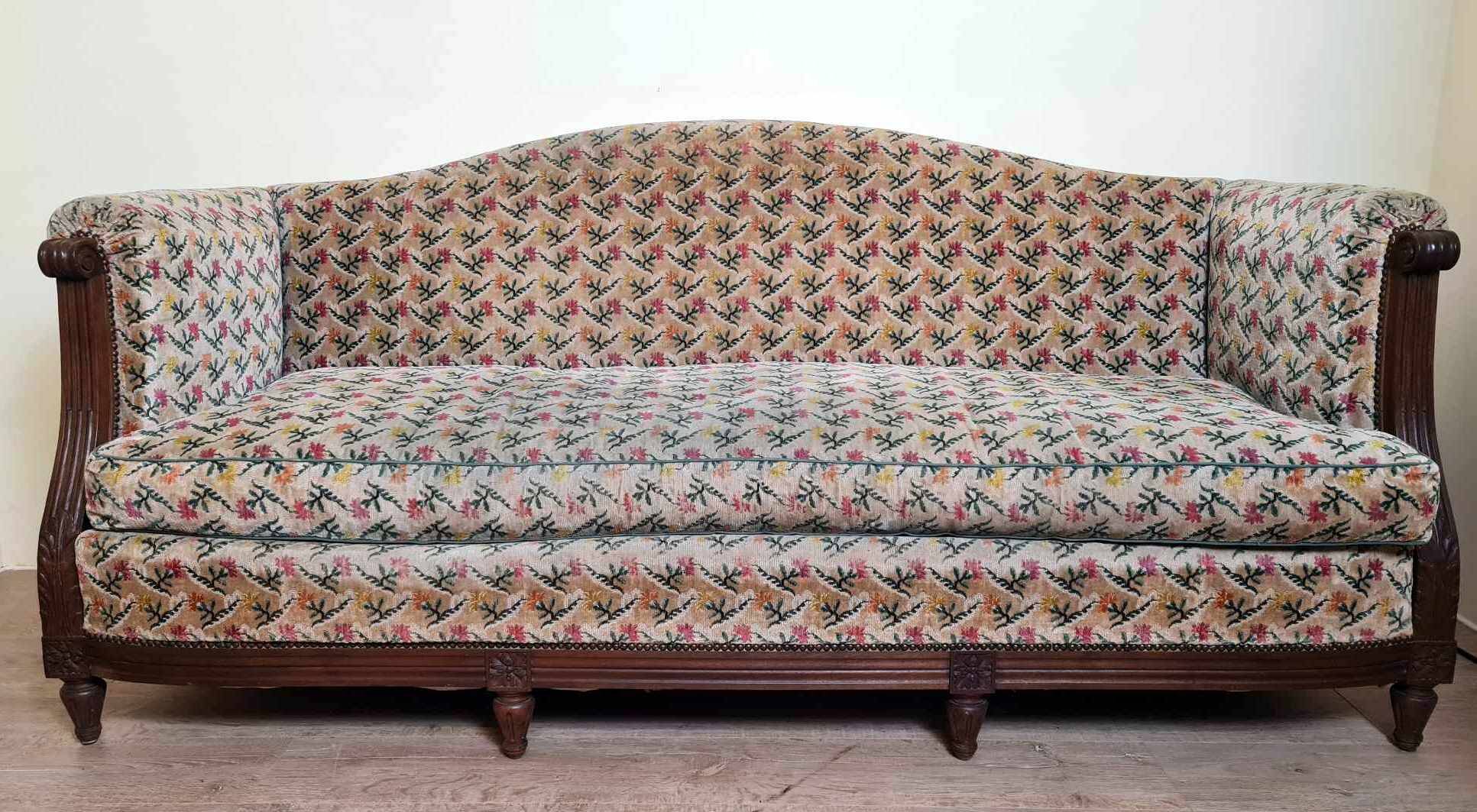 banquette de style Louis XVI vers 1900 tapisserie façon velours de gênes a décors floral