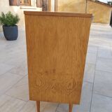 Oak chest of drawers