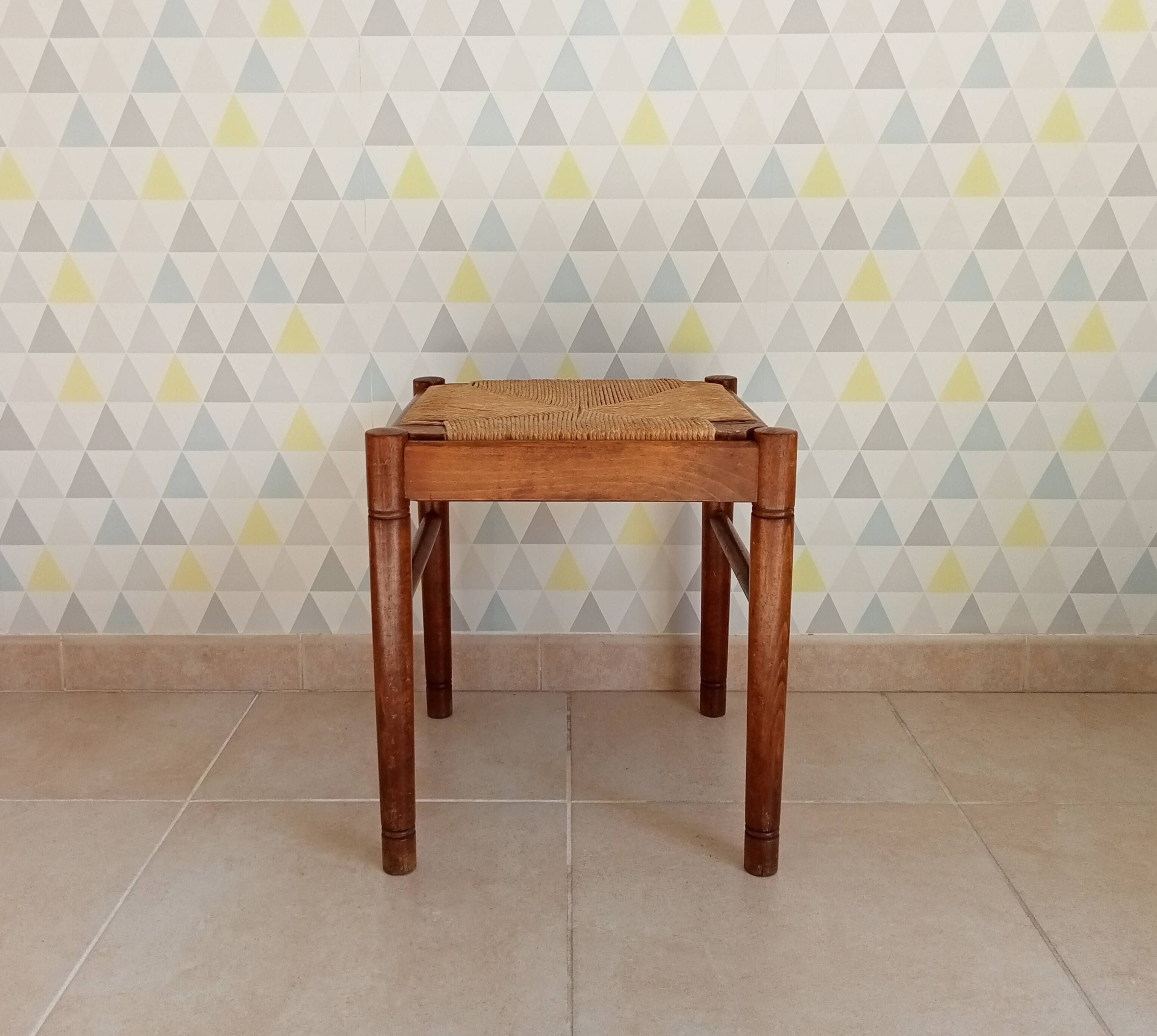 Vintage straw stool in cherry wood 70s/80s