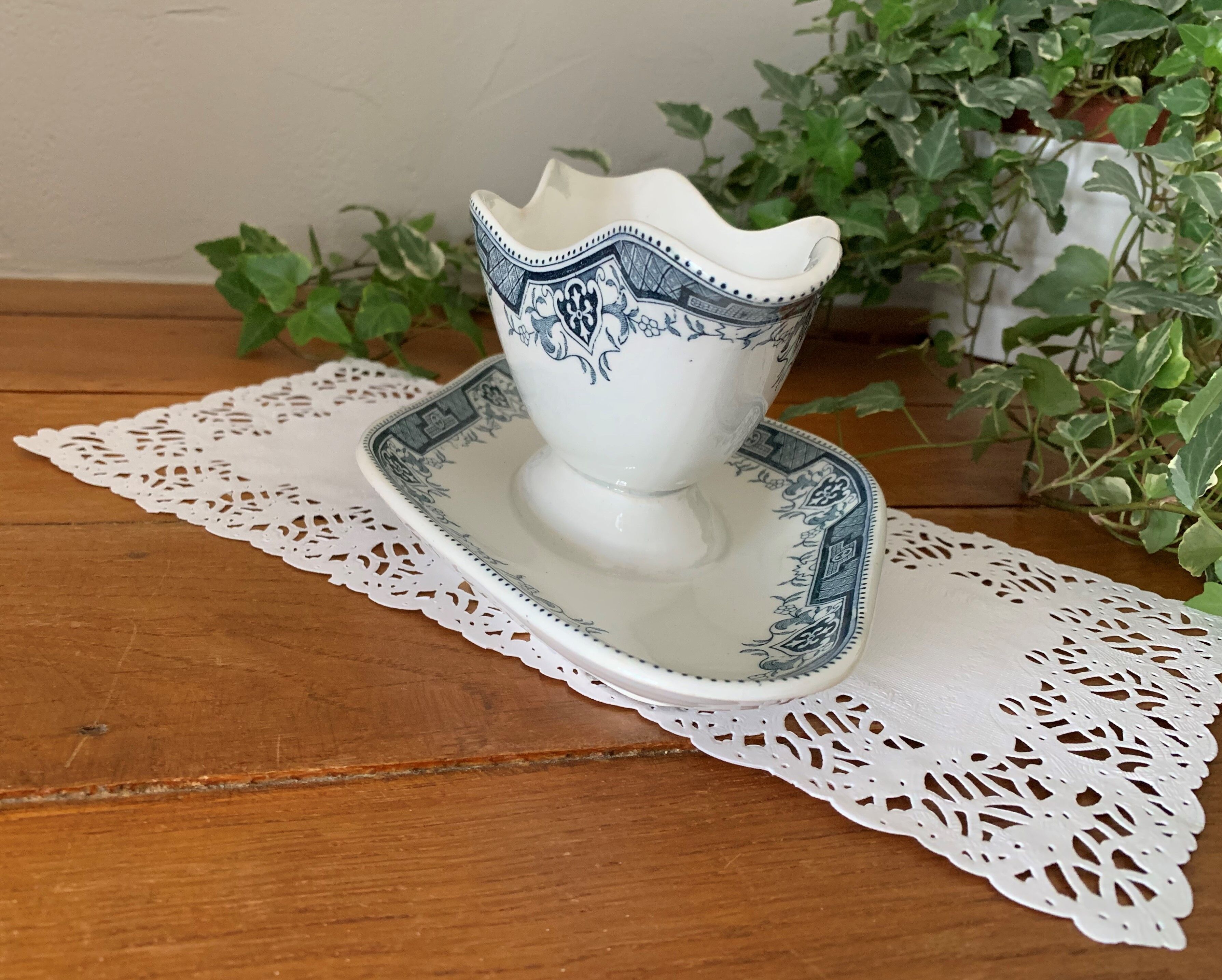 Old earthenware sauce boat Saint-Amand & Hamage - Morocco model