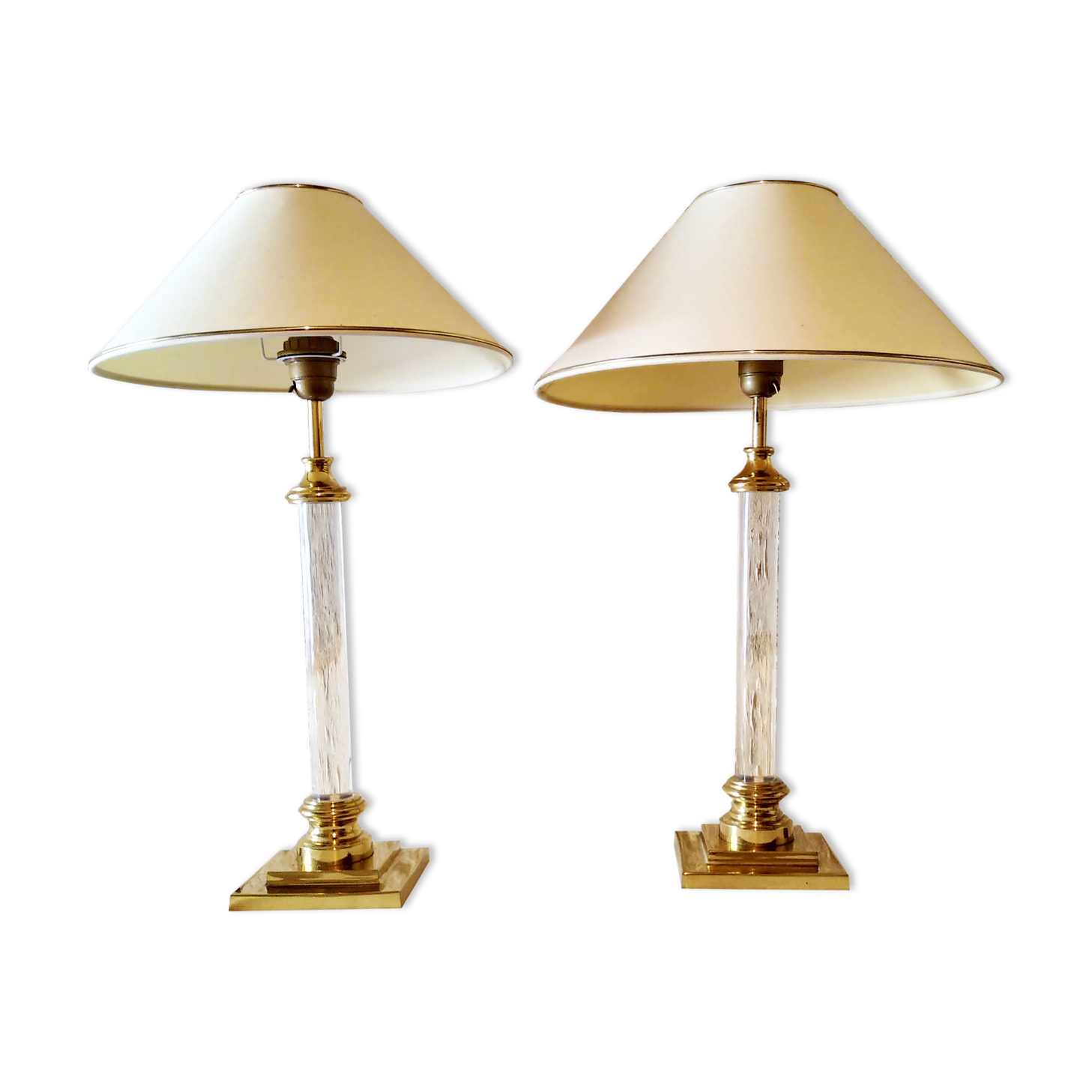 Pair of Plexiglas and brass lamp, Maison Le Dauphin, 1970