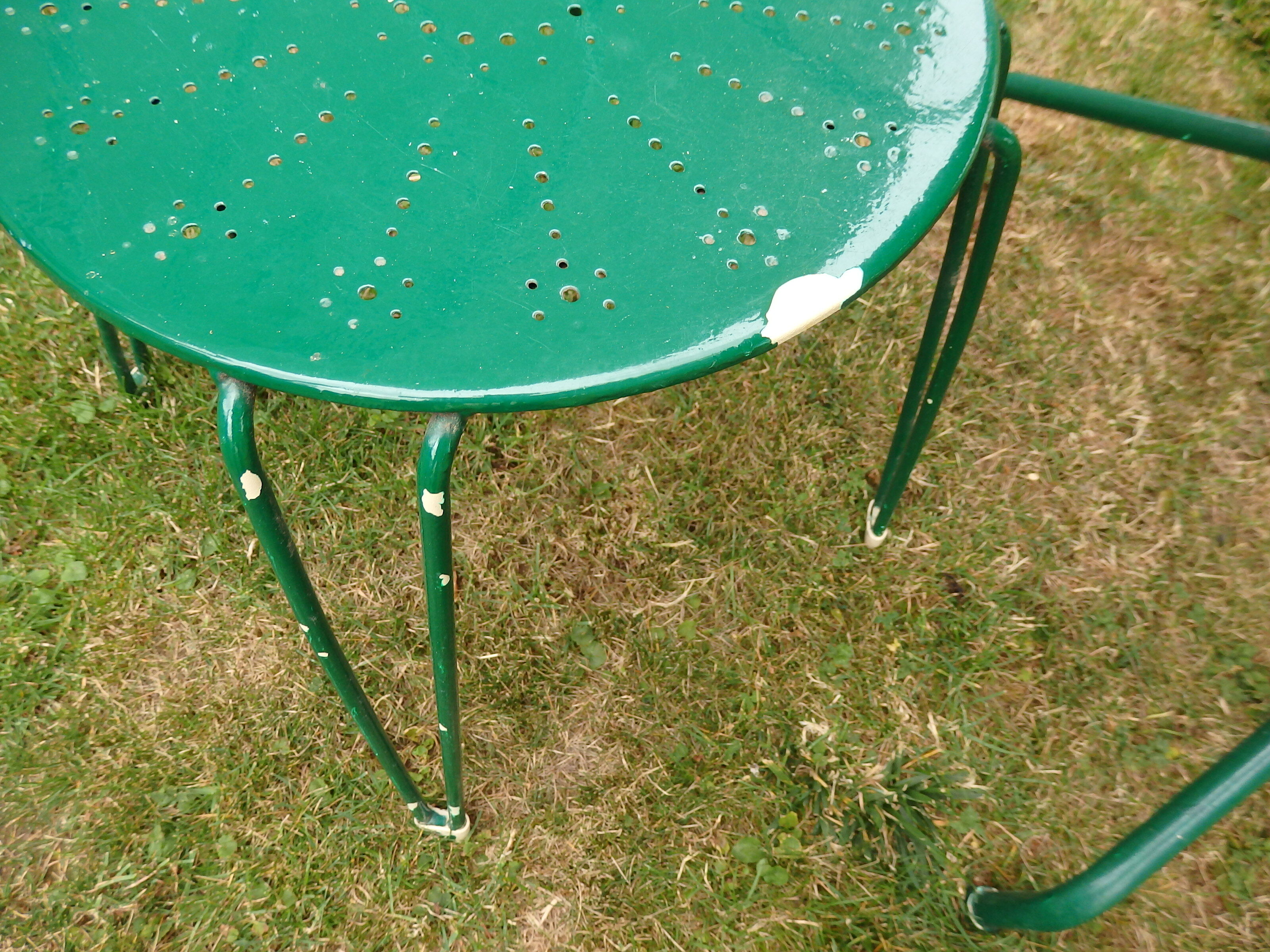 Wrought iron garden lounge table and 2 armchairs