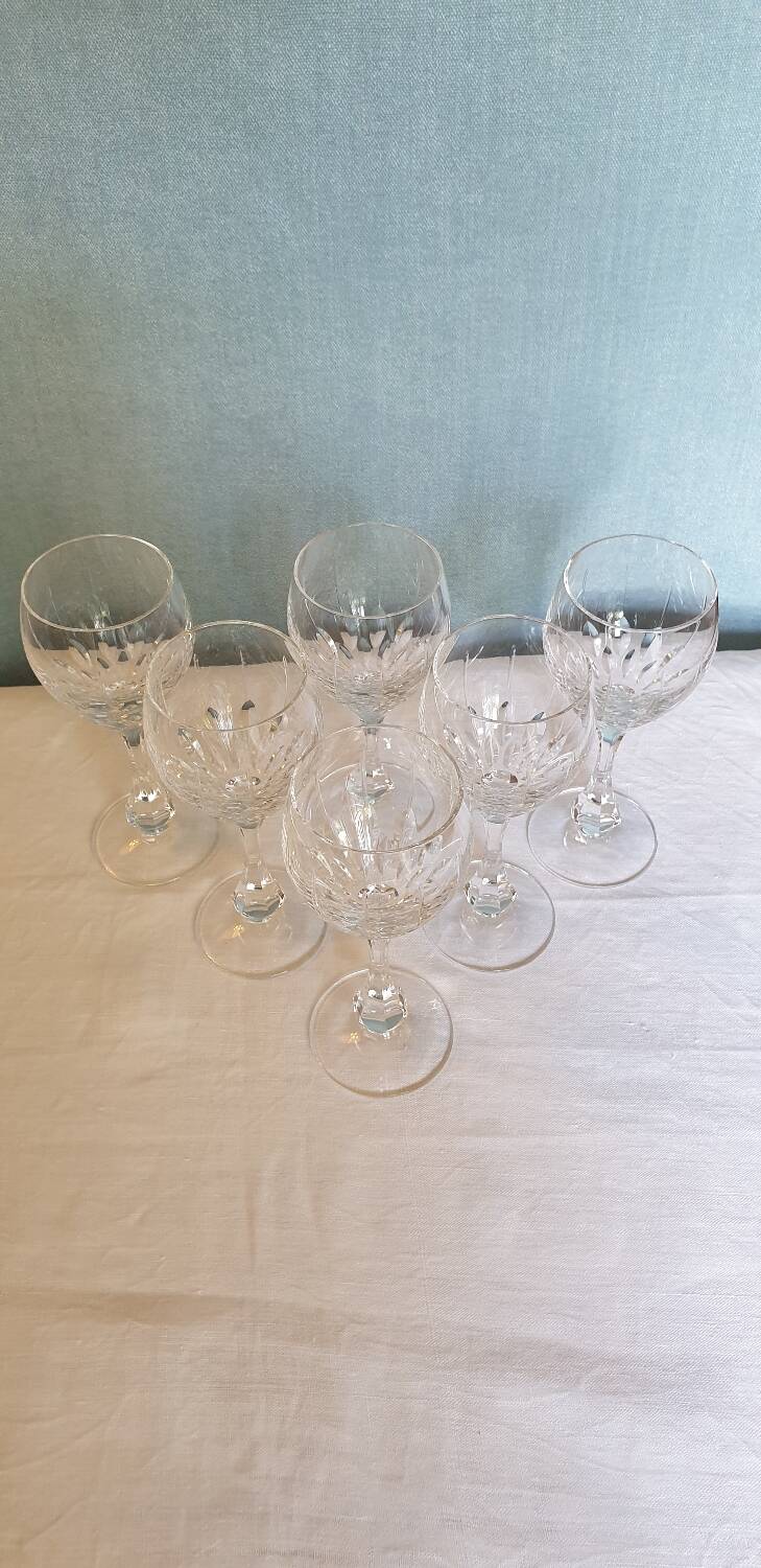 6 crystal wine glasses