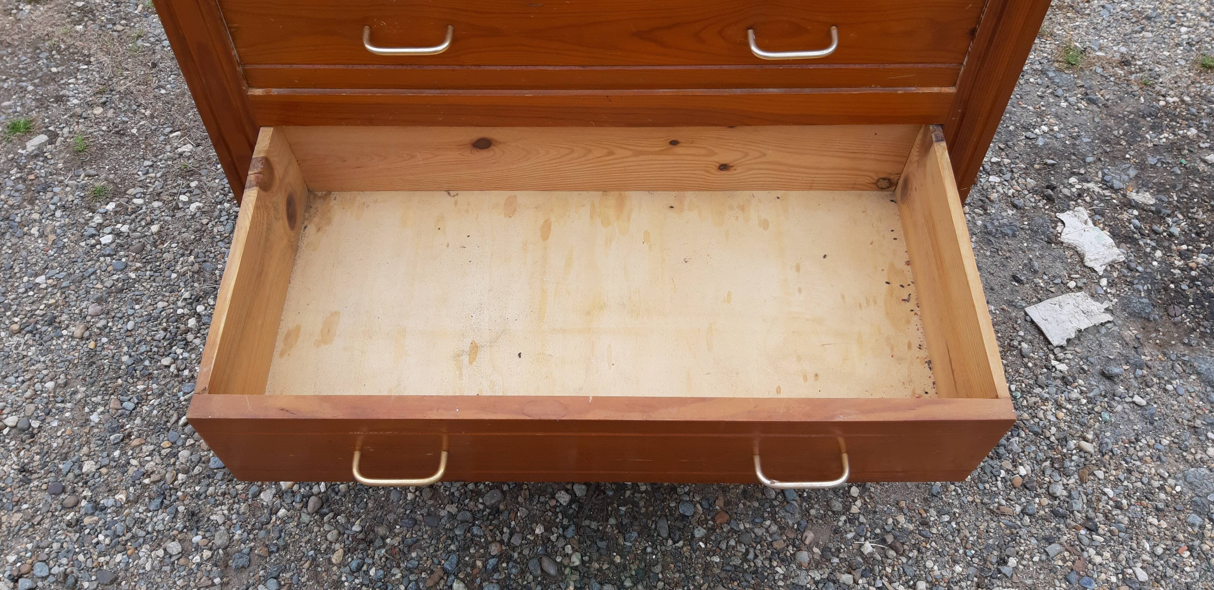 Vintage chest of drawers of the 50s in wood