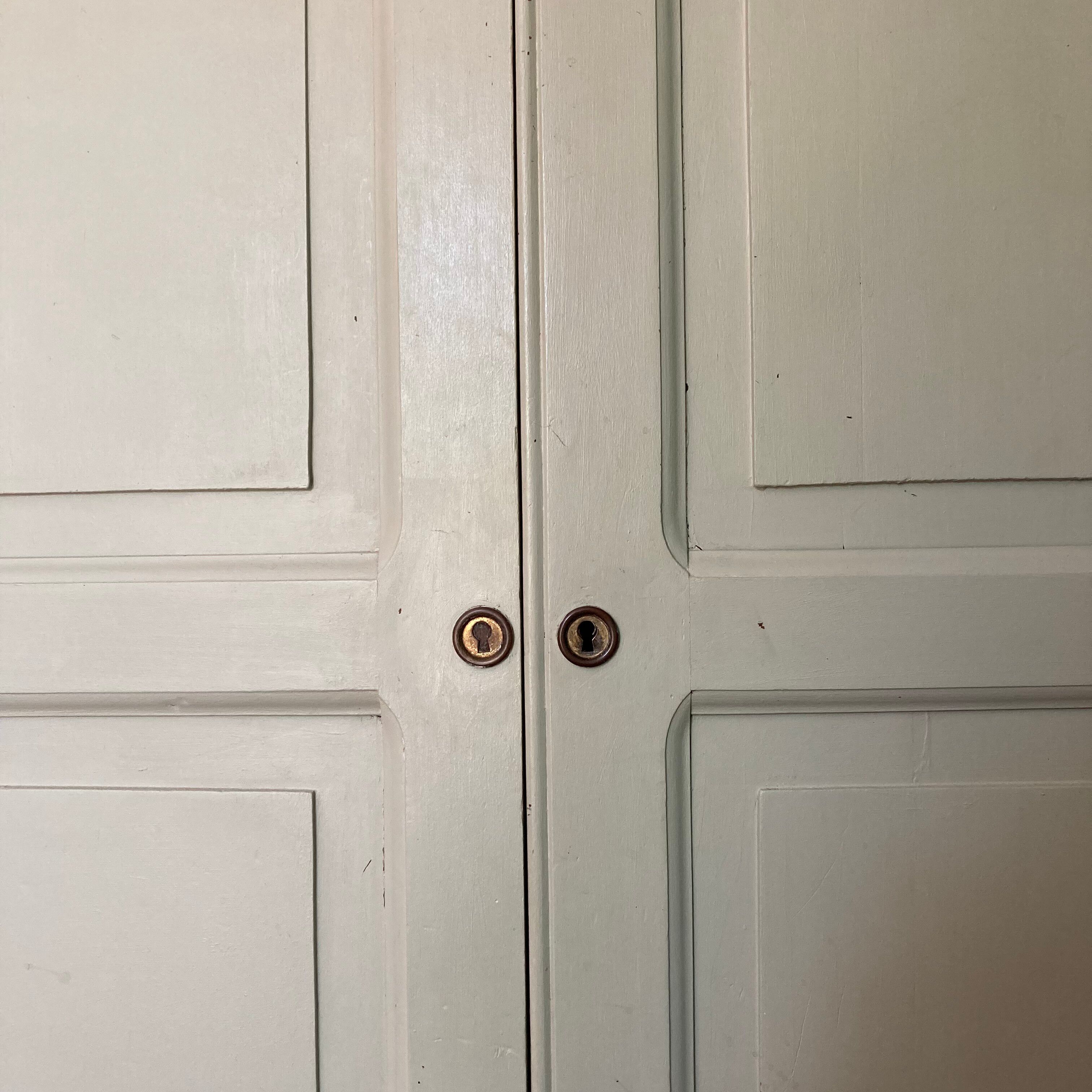 Armoire parisienne verte