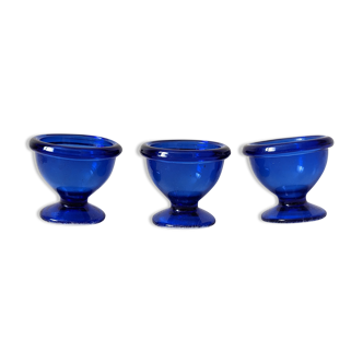 Blue shells Arcoroc France of the 70s French manufacture Height: 5 cm Diameter: 5.5 cm