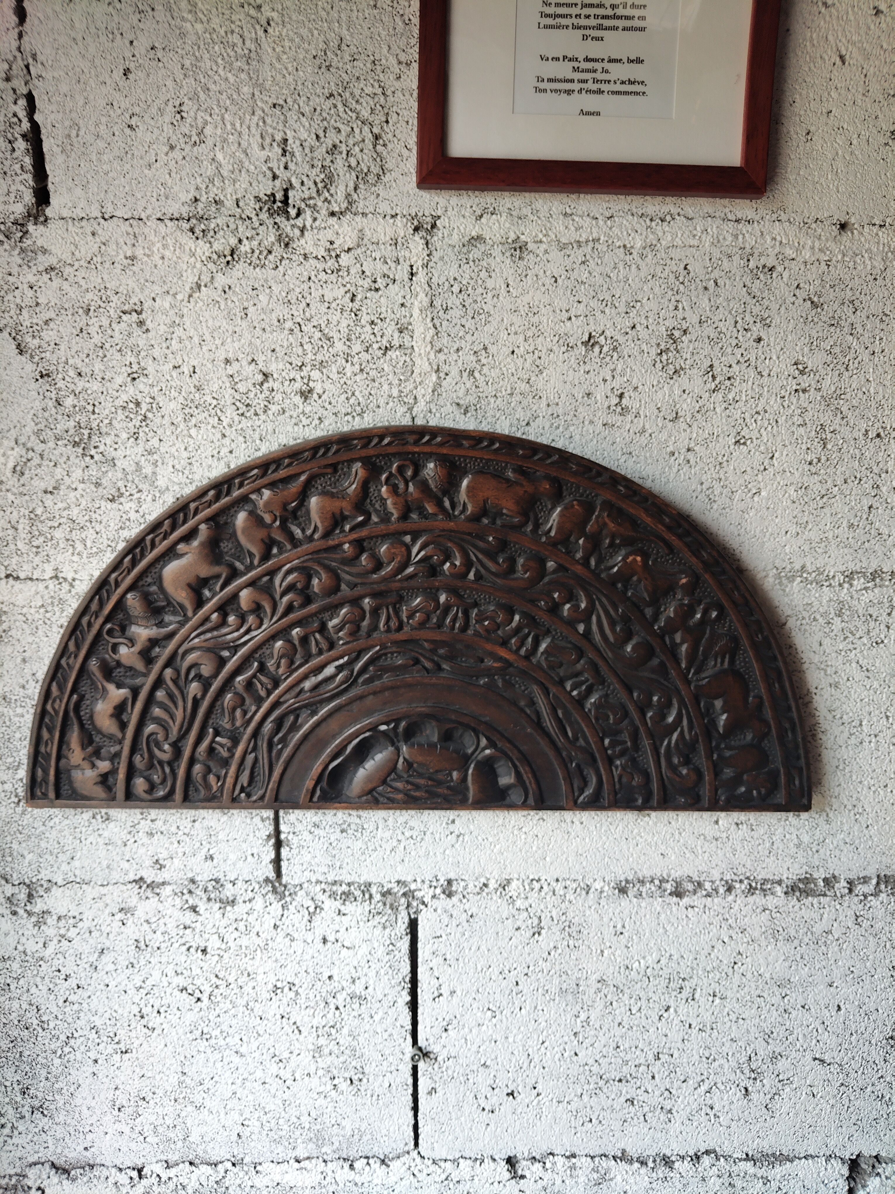 Carved wooden fronton mural – Asian craftsmanship