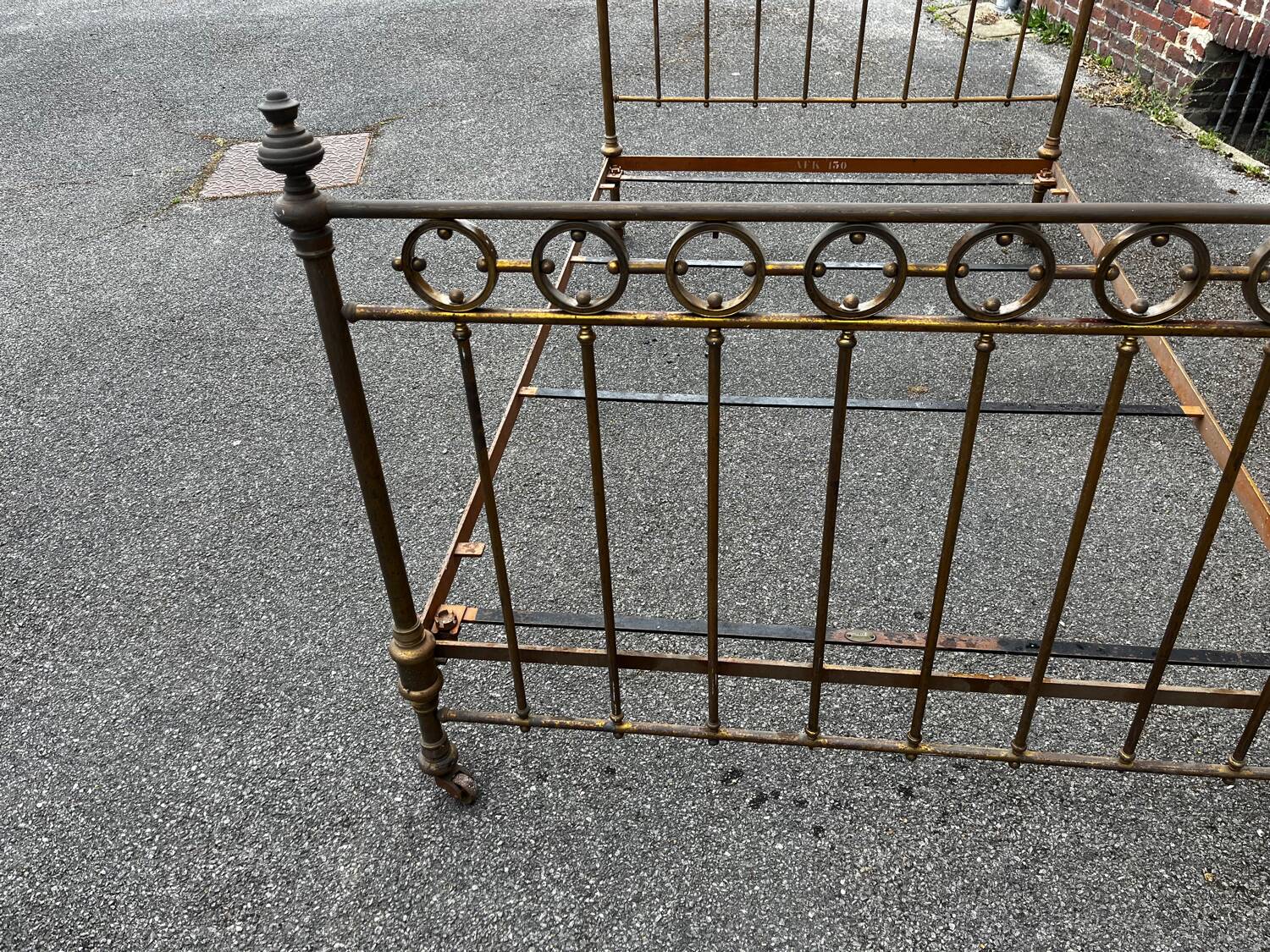 Beautiful vintage brass double bed