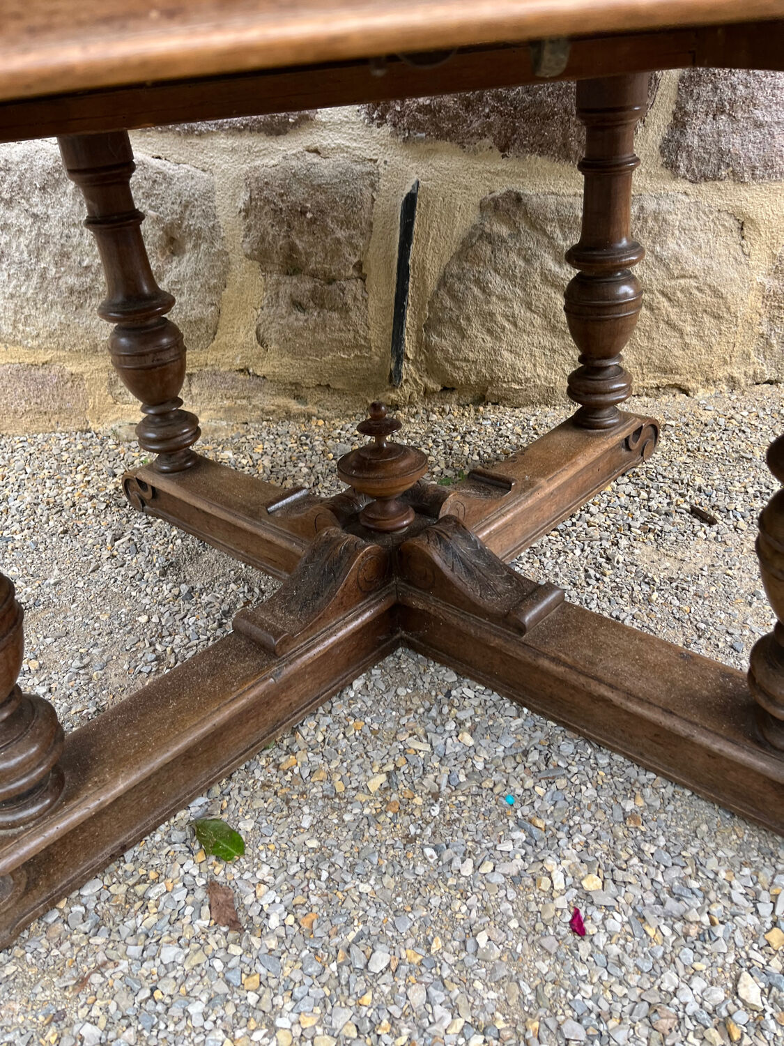 Table Henri ll