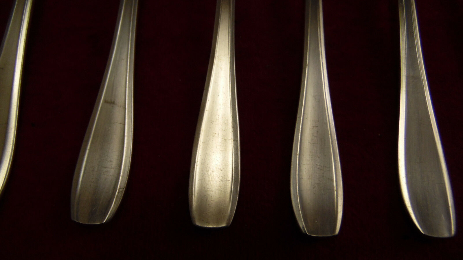 Service has a silver metal dessert SFAM art deco model in beautiful shiny case