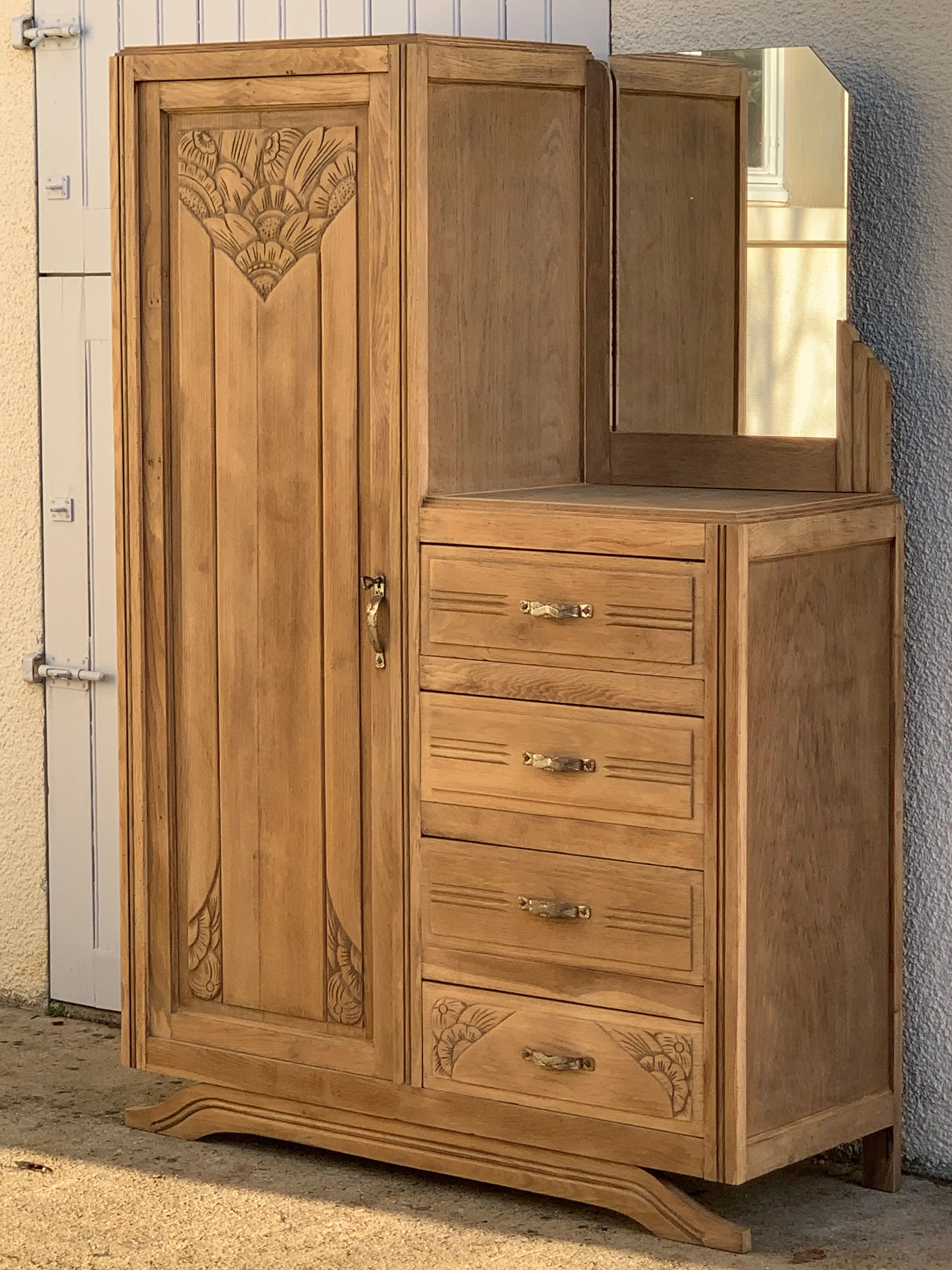 1930 asymmetrical Parisian wardrobe