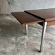 Table à manger belge mid-century avec pieds chromés