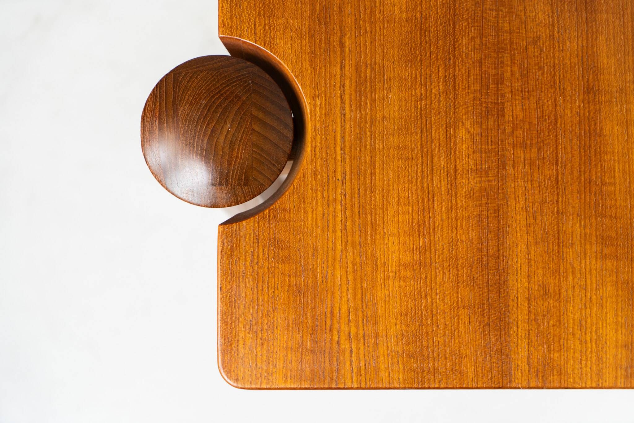 Sculptural coffee table by Arne Vodder