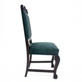 Une paire de chaises anciennes sur pattes de lion, Europe occidentale, vers 1920.