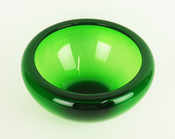 Coupe en verre vert par Holmegaard