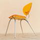 Ensemble de 2 chaises en acrylique orange, style postmoderne Memphis, design italien des années 1980 avec des cadres en chrome.