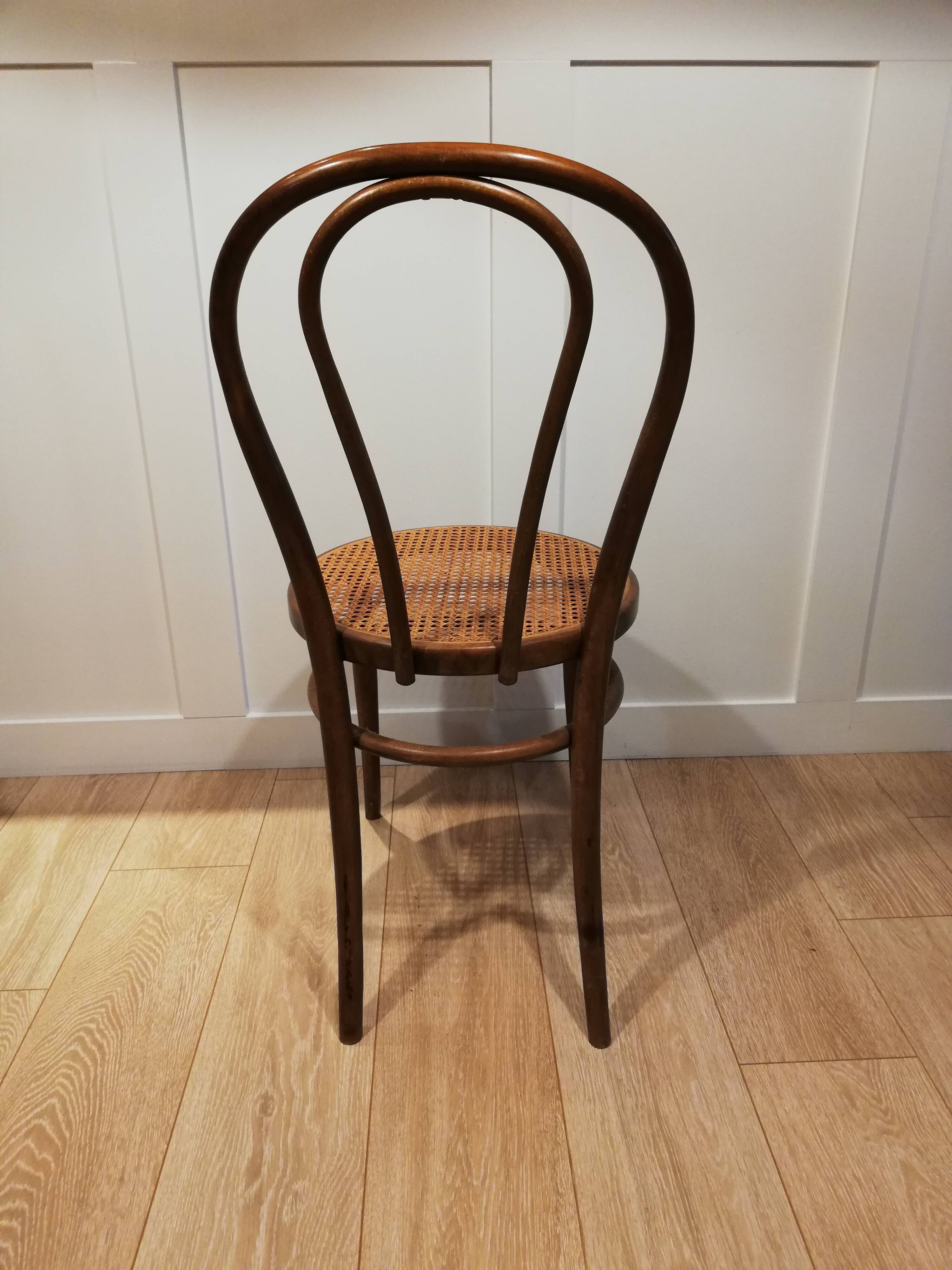 Lot de trois chaises bistrot