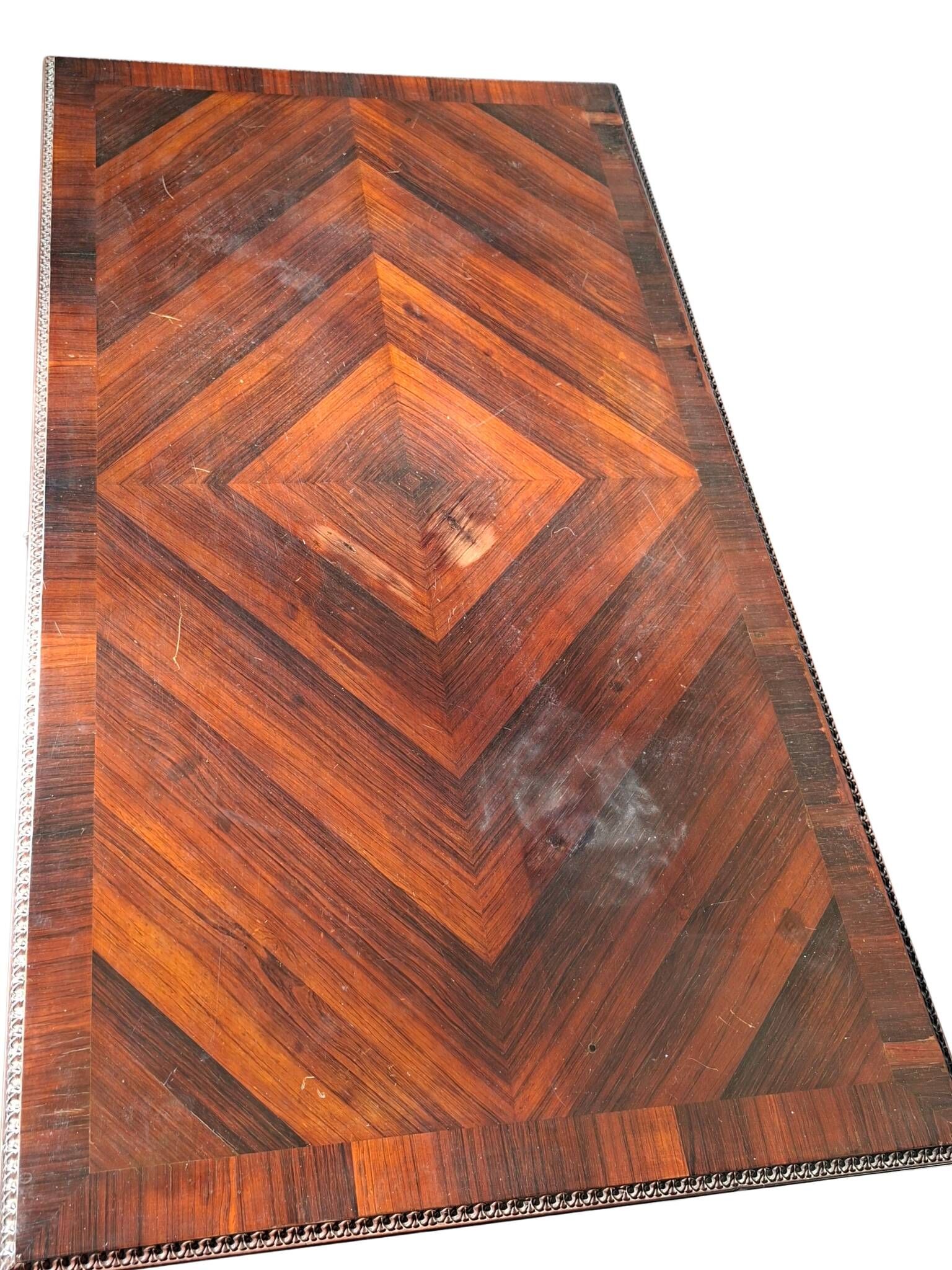 Scrivania Vintage in Stile Neoclassico