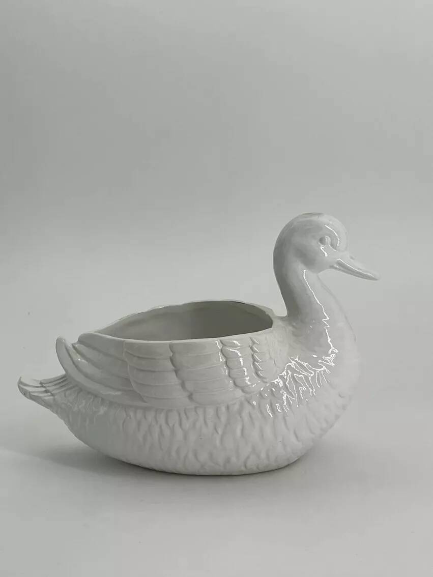 Duck-shaped ceramic pot holder