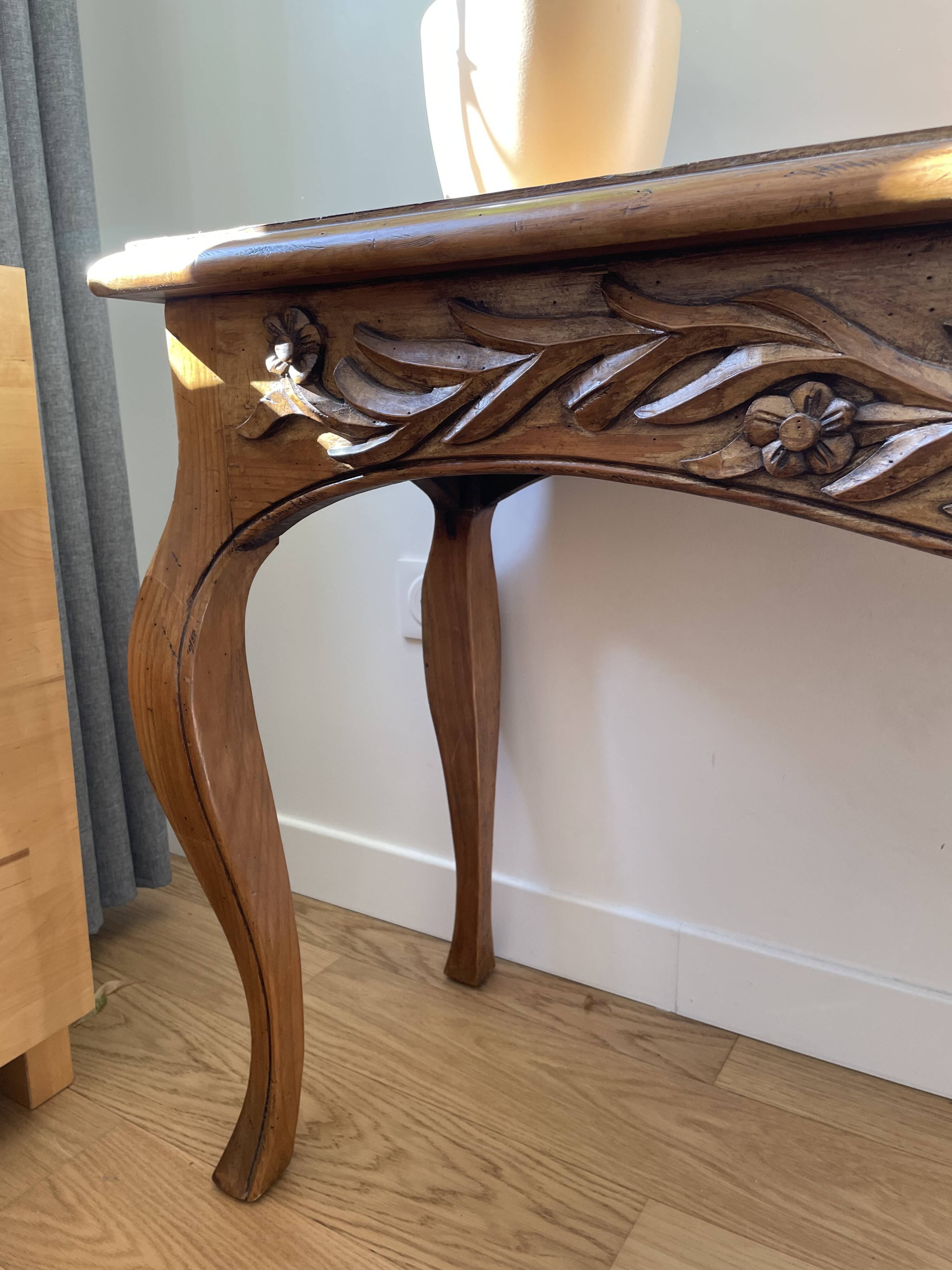 Console en bois de style provençal