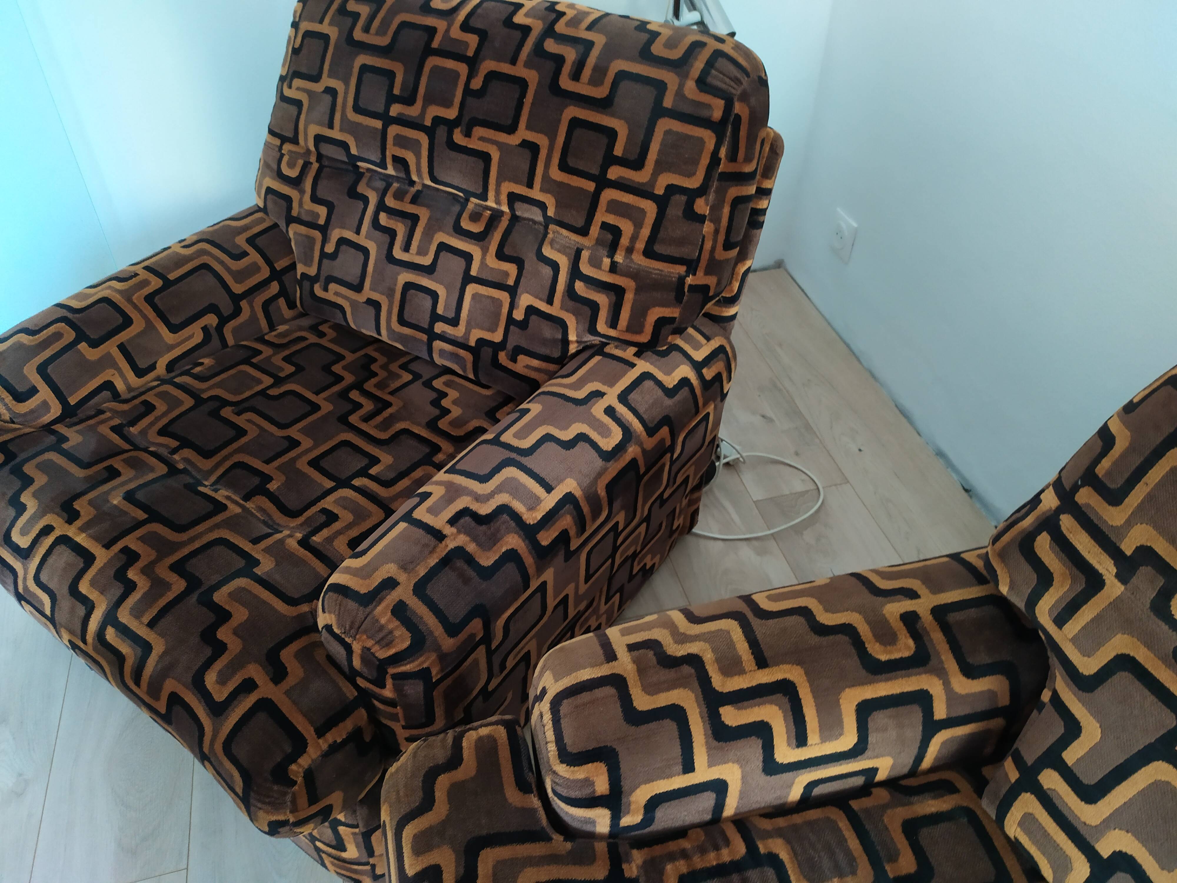 Set vintage sofa bed and 2 armchairs