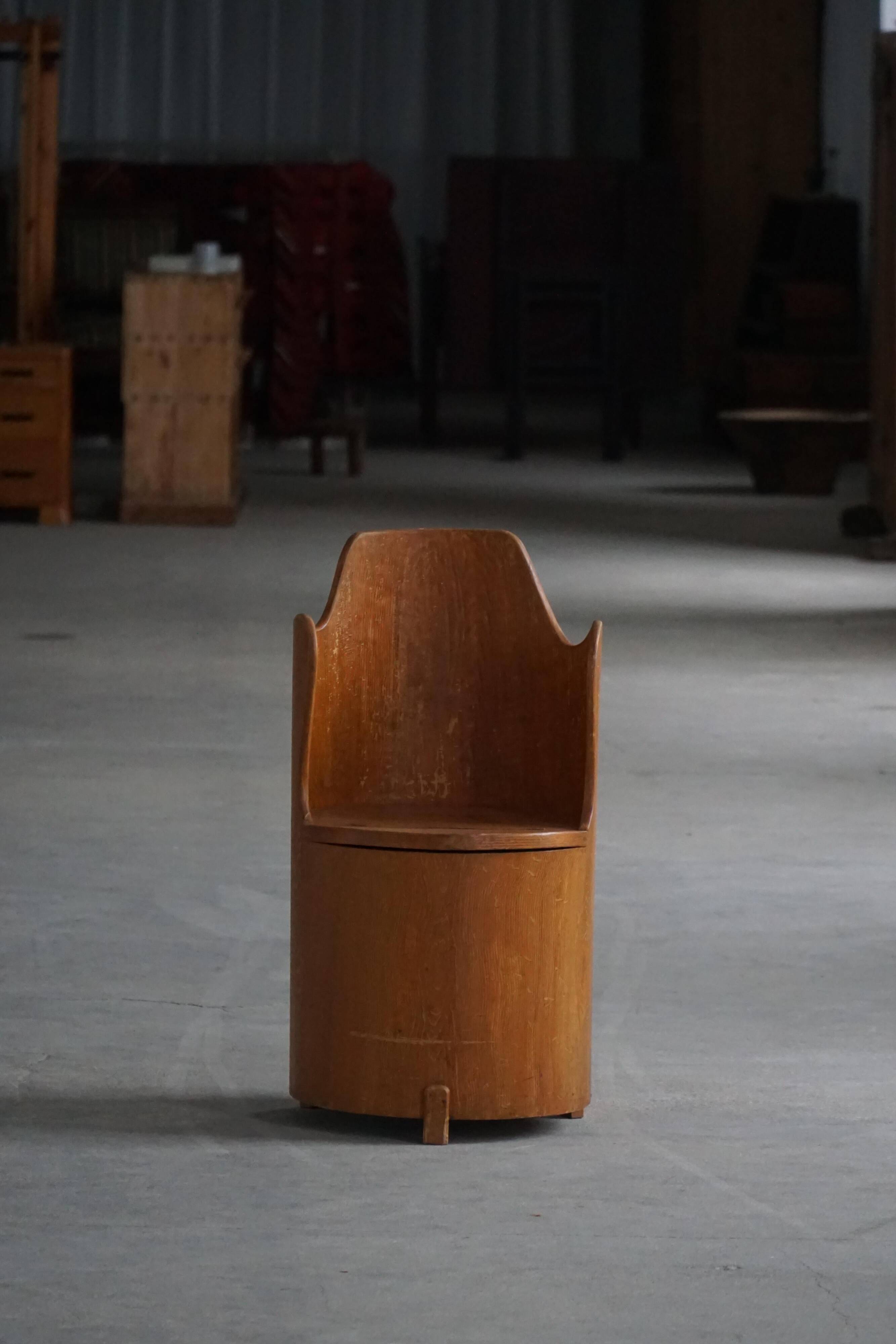 Modern Scandinavian style, Stump chair / "Kubstol" in pine, mid-20th century, 1950s.