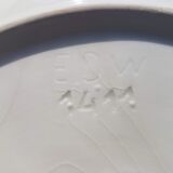 EDW Faience Beggar Service