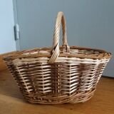 Wicker basket with handle