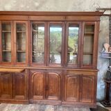 Large two-body showcase library