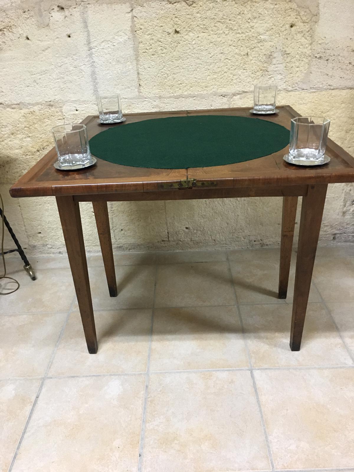 Folding games table
