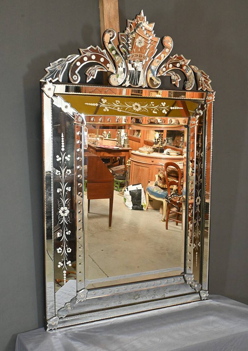 Important Venetian Pedimented Mirror, Italy – Early 20th Century