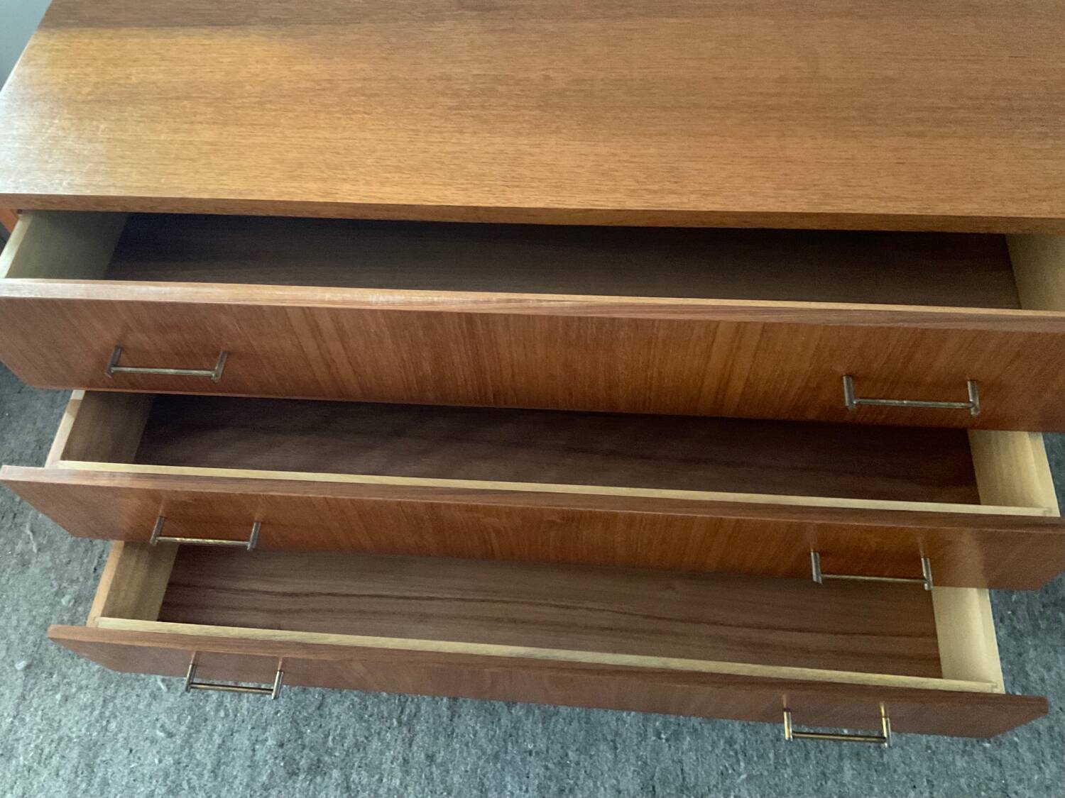 Commode scandinave en teck années 60-70