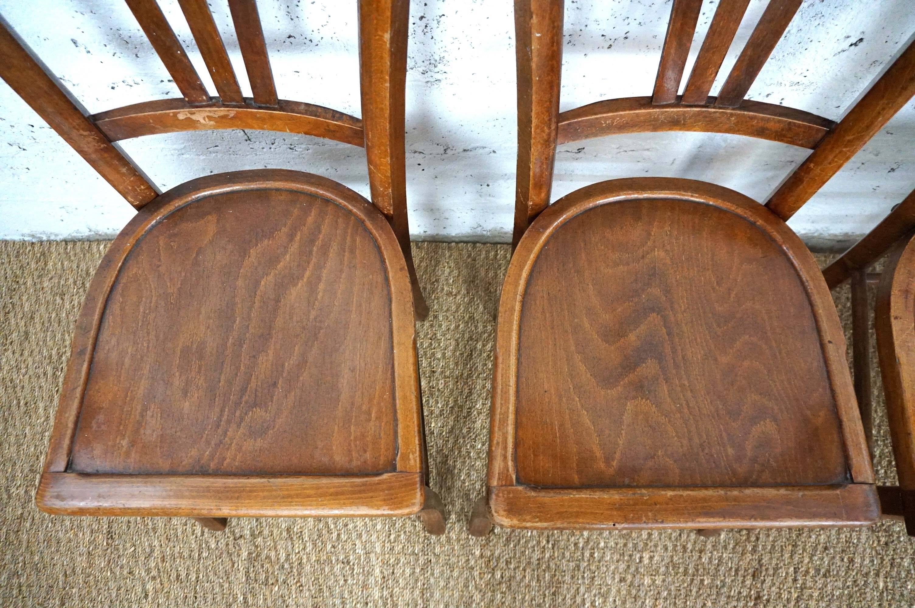 Ensemble de 4 chaises de bistrot vintage dépareillées