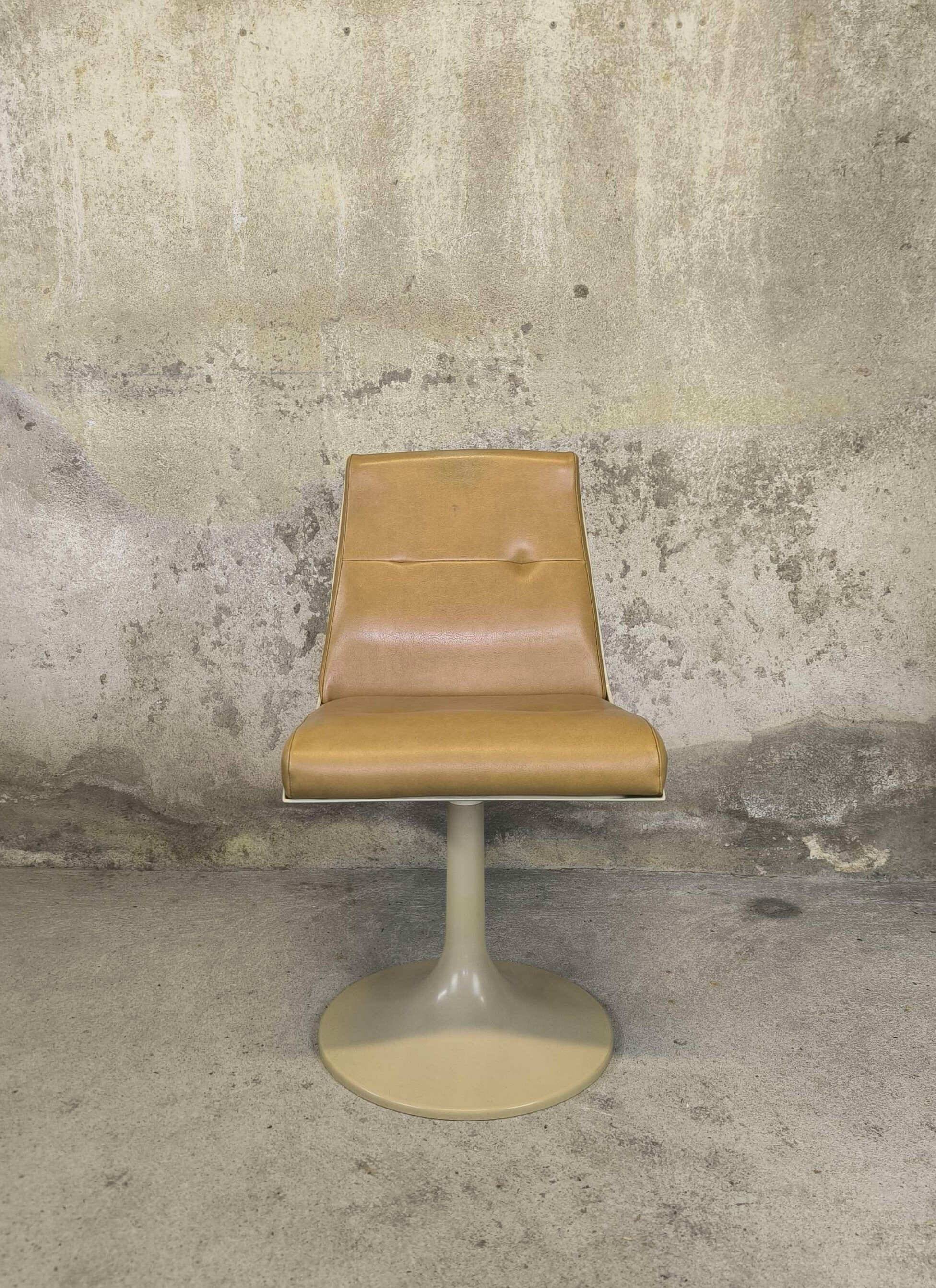 Vintage tulip leg chair.