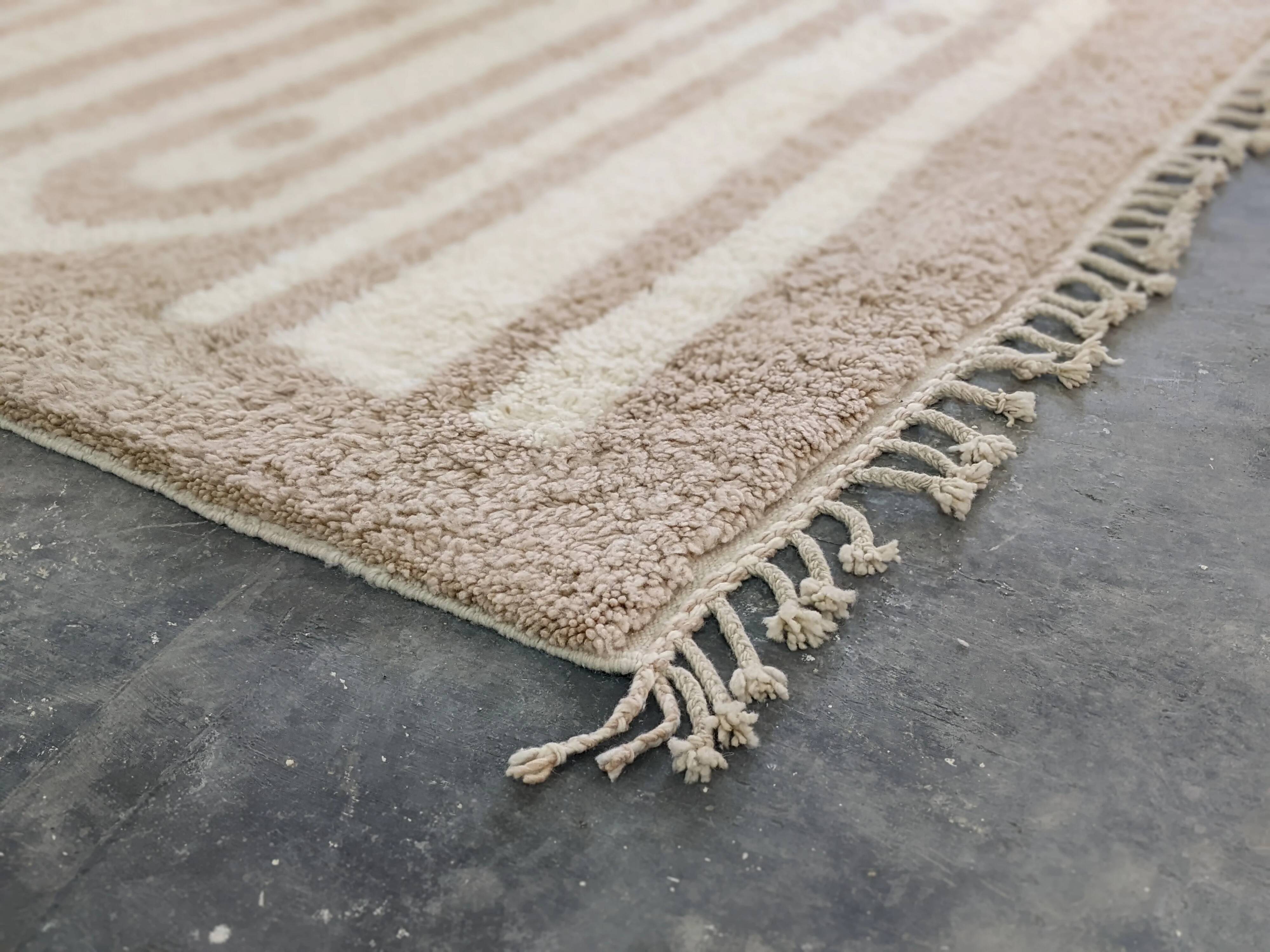 Large Beni Ouarain rug, 280 x 205 cm